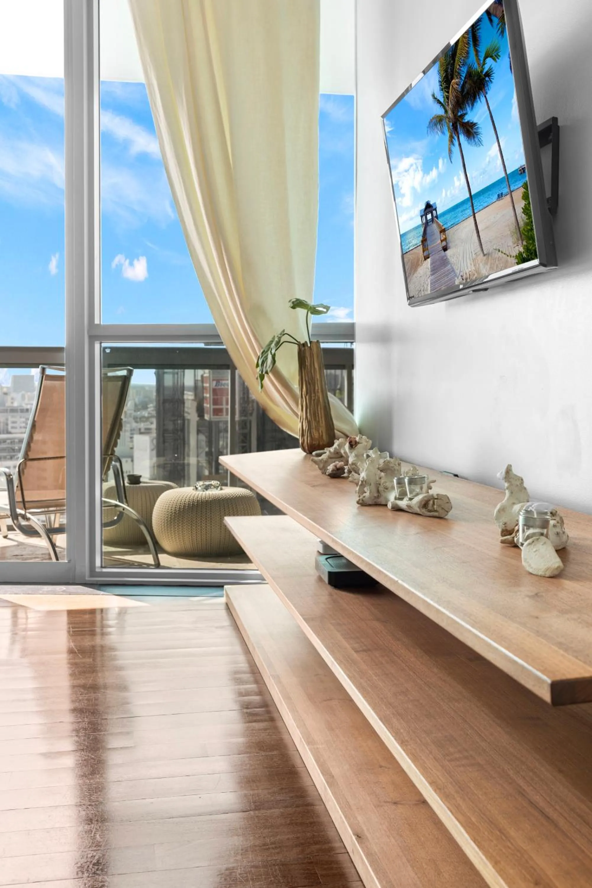 Communal lounge/ TV room in THE SETAI 5 STARS HOTEL-RESIDENCE MIAMI BEACH OCEANVIEW 2 Bedroom UNIQUE