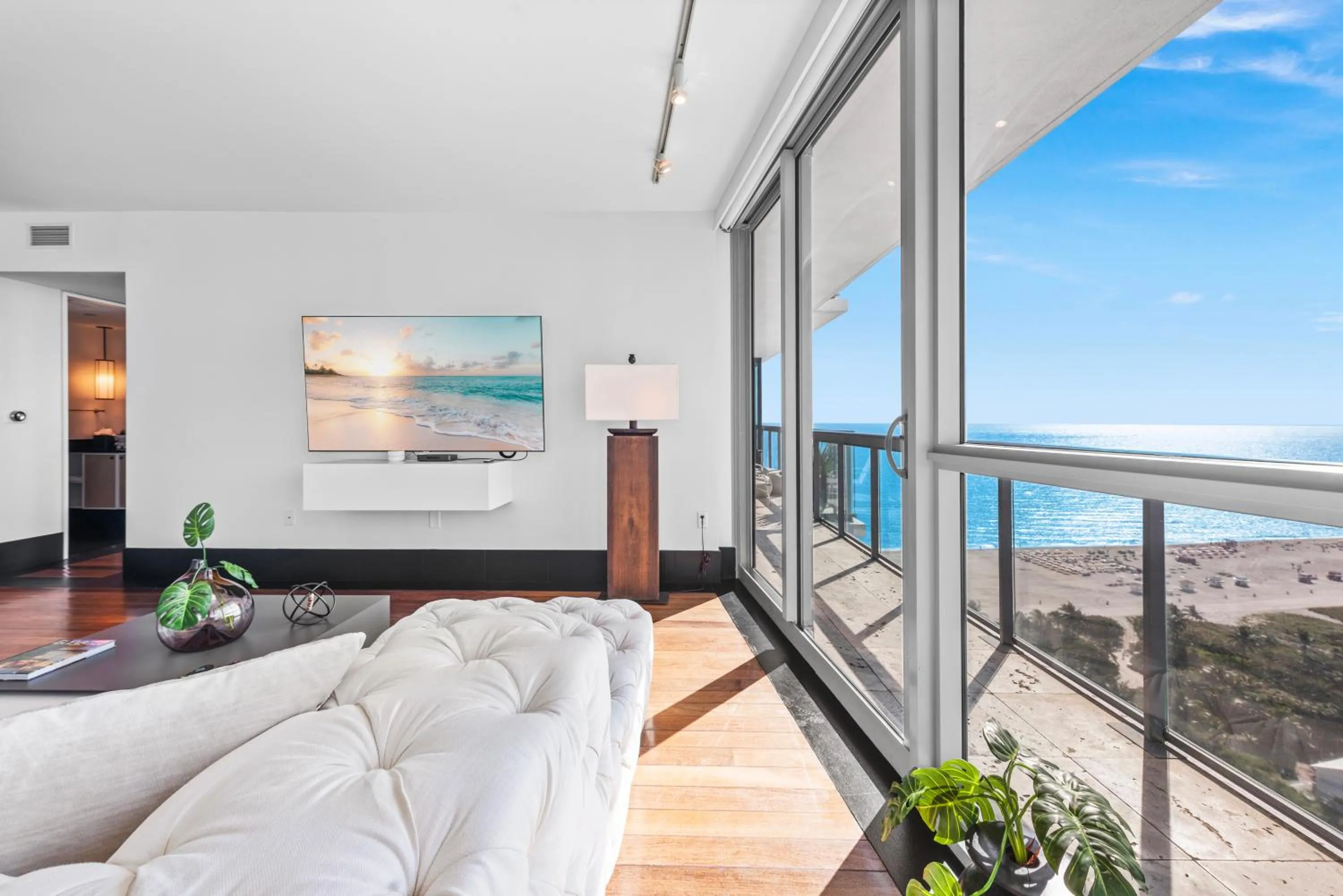 Day in THE SETAI 5 STARS HOTEL-RESIDENCE MIAMI BEACH OCEANVIEW 2 Bedroom UNIQUE
