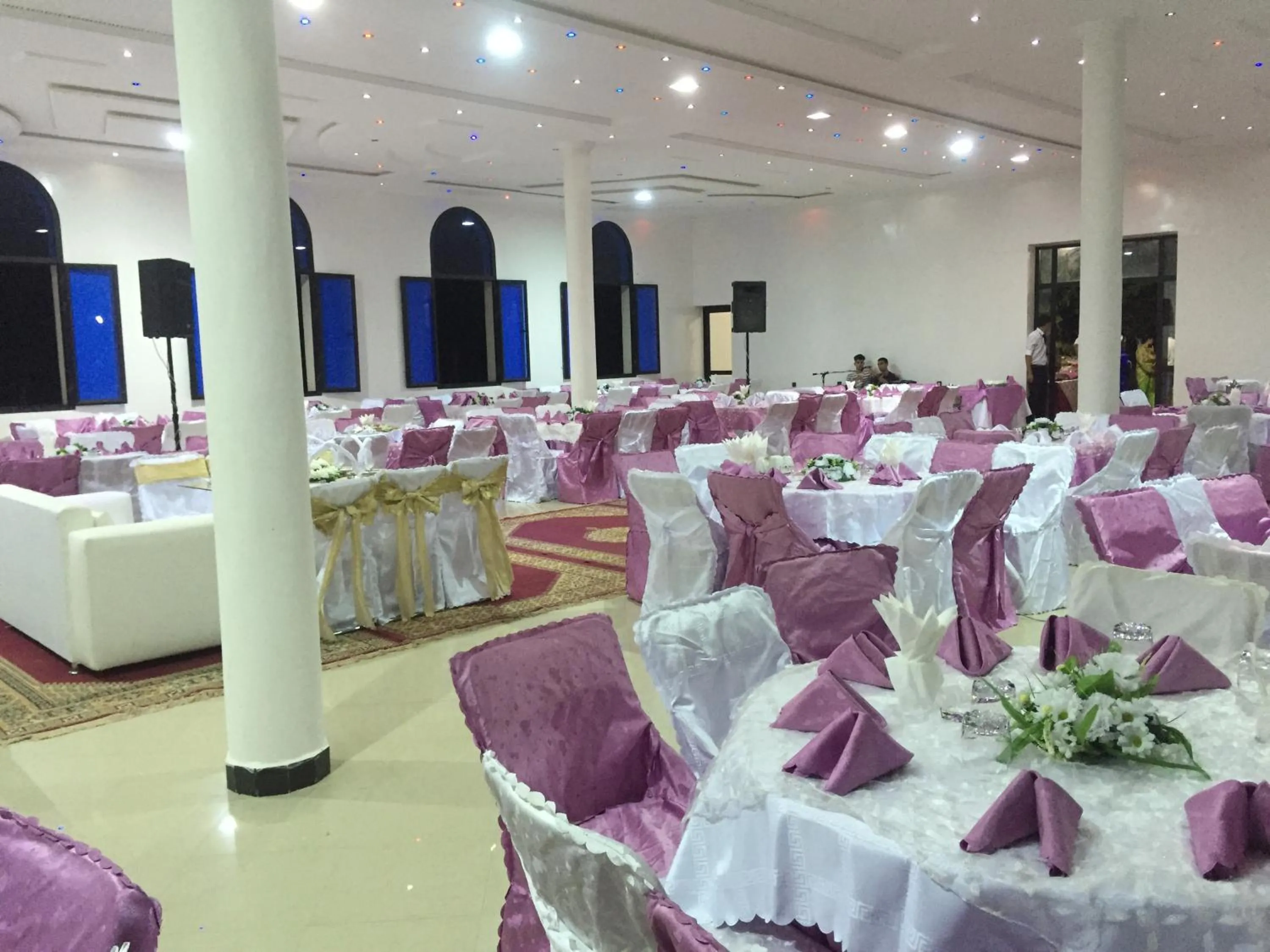 Restaurant/places to eat in Tahla Garden