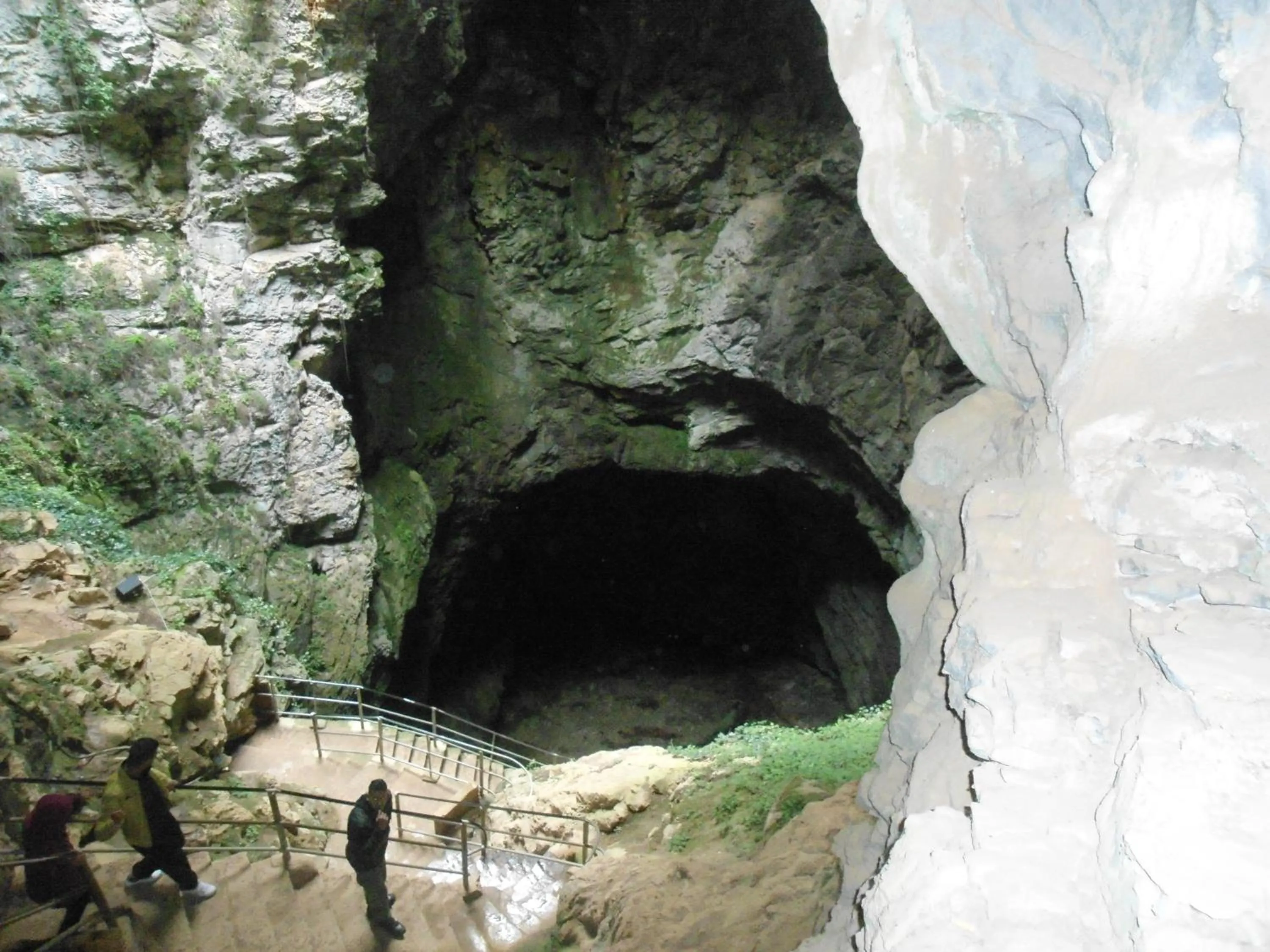 Hiking in Tahla Garden