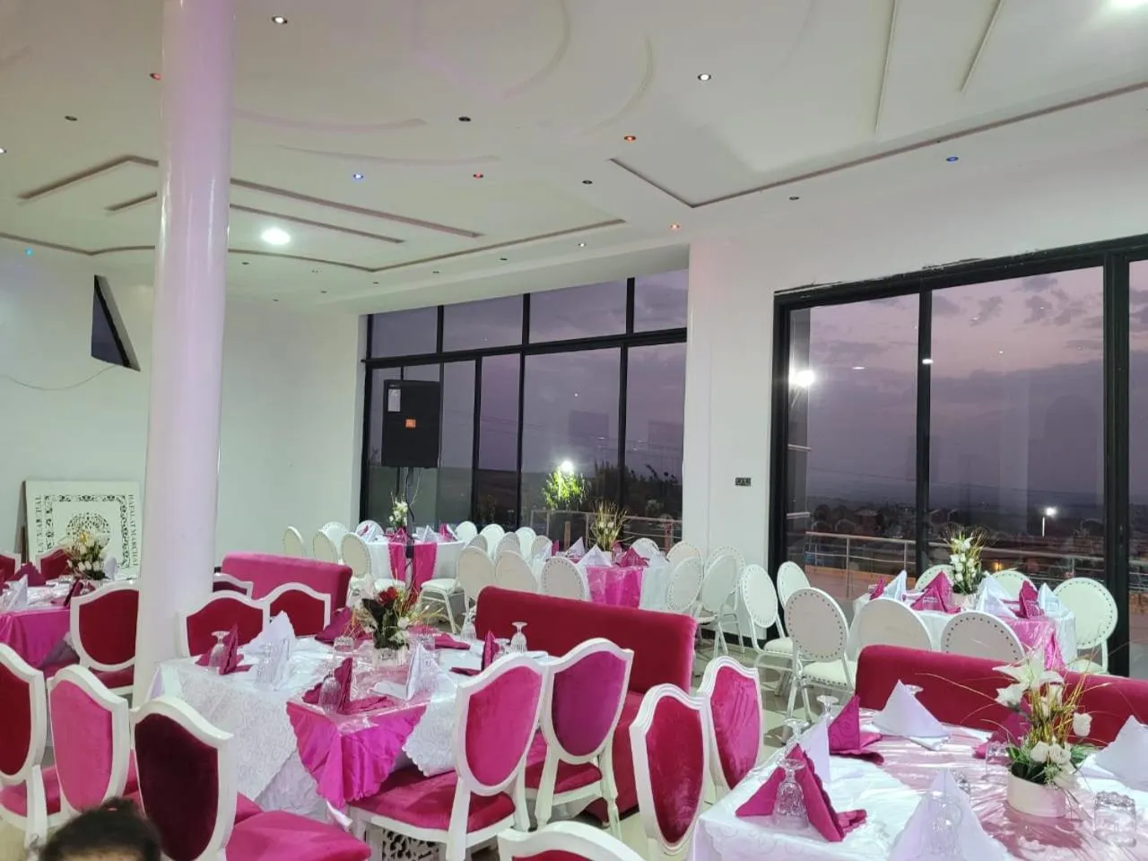 Restaurant/places to eat in Tahla Garden