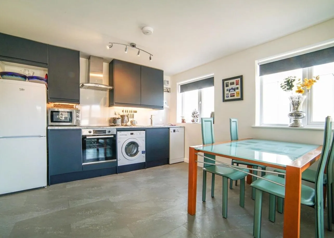 Stylish Design 2BR-7min Oxford P&R 14min Blenheim