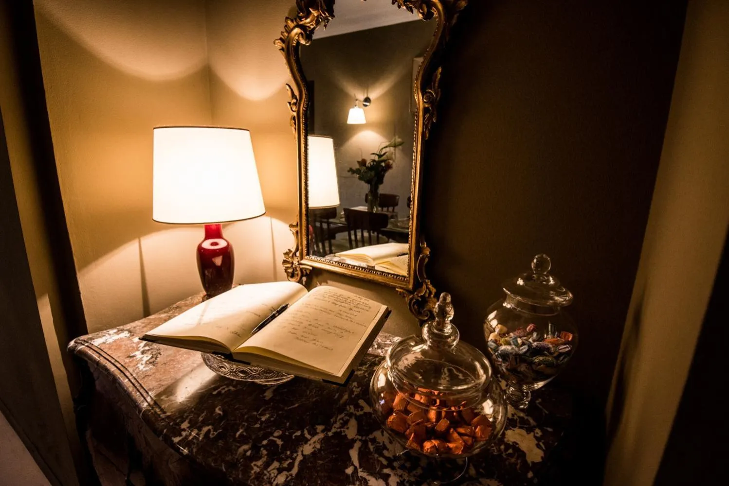 Decorative detail, Bed in Il Gioiellino