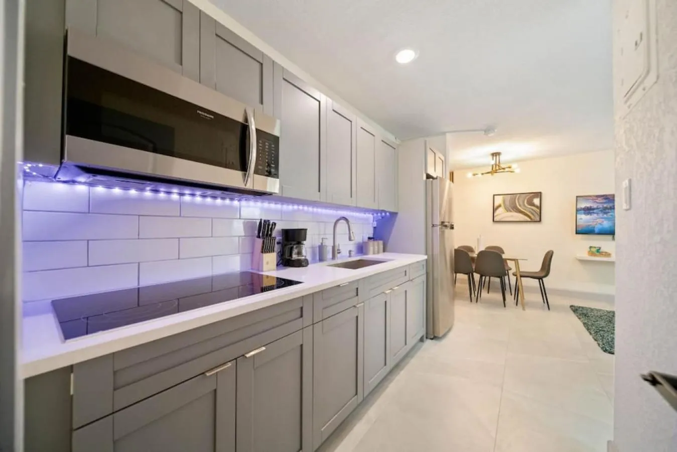 Apartment in Mango Lovers Zen Beach Retreat w Hot Tub