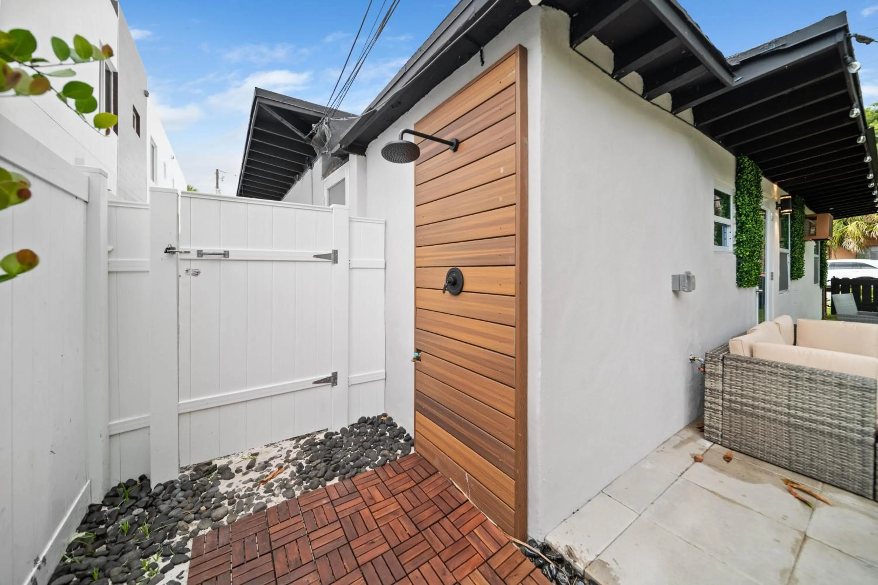 Apartment in Mango Lovers Zen Beach Retreat w Hot Tub