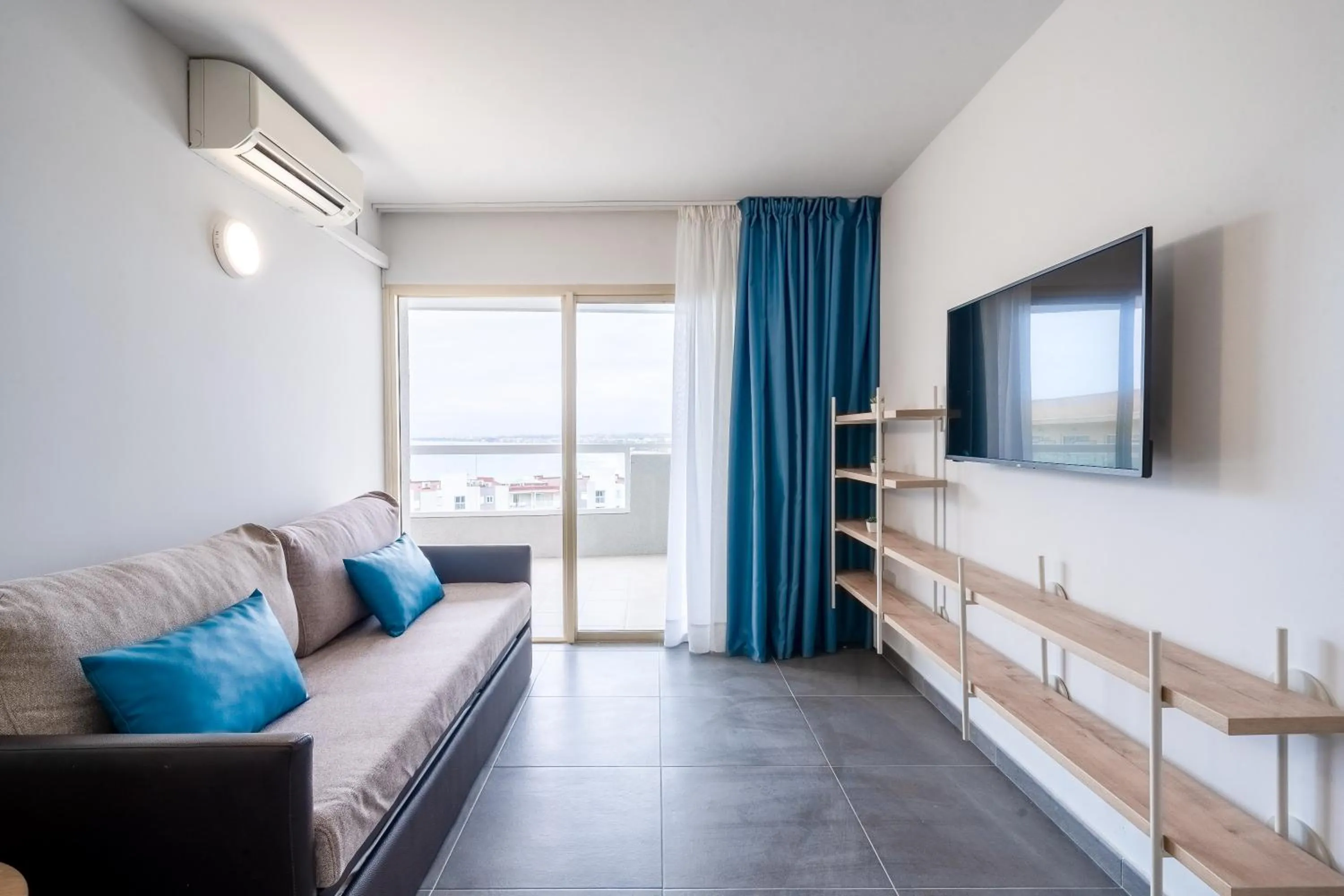 Rentalmar Blue Beach & Pool