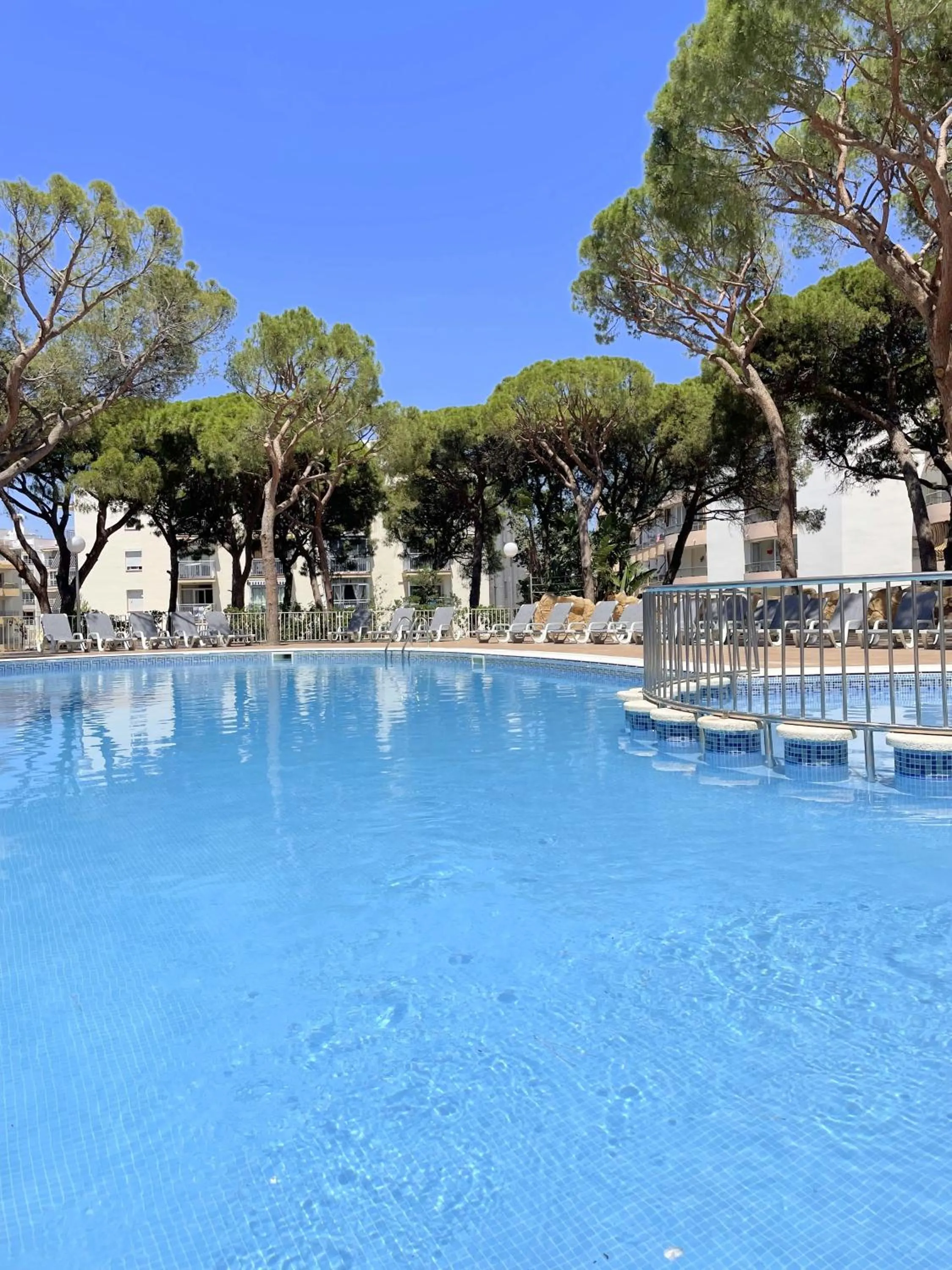 Rentalmar Blue Beach & Pool