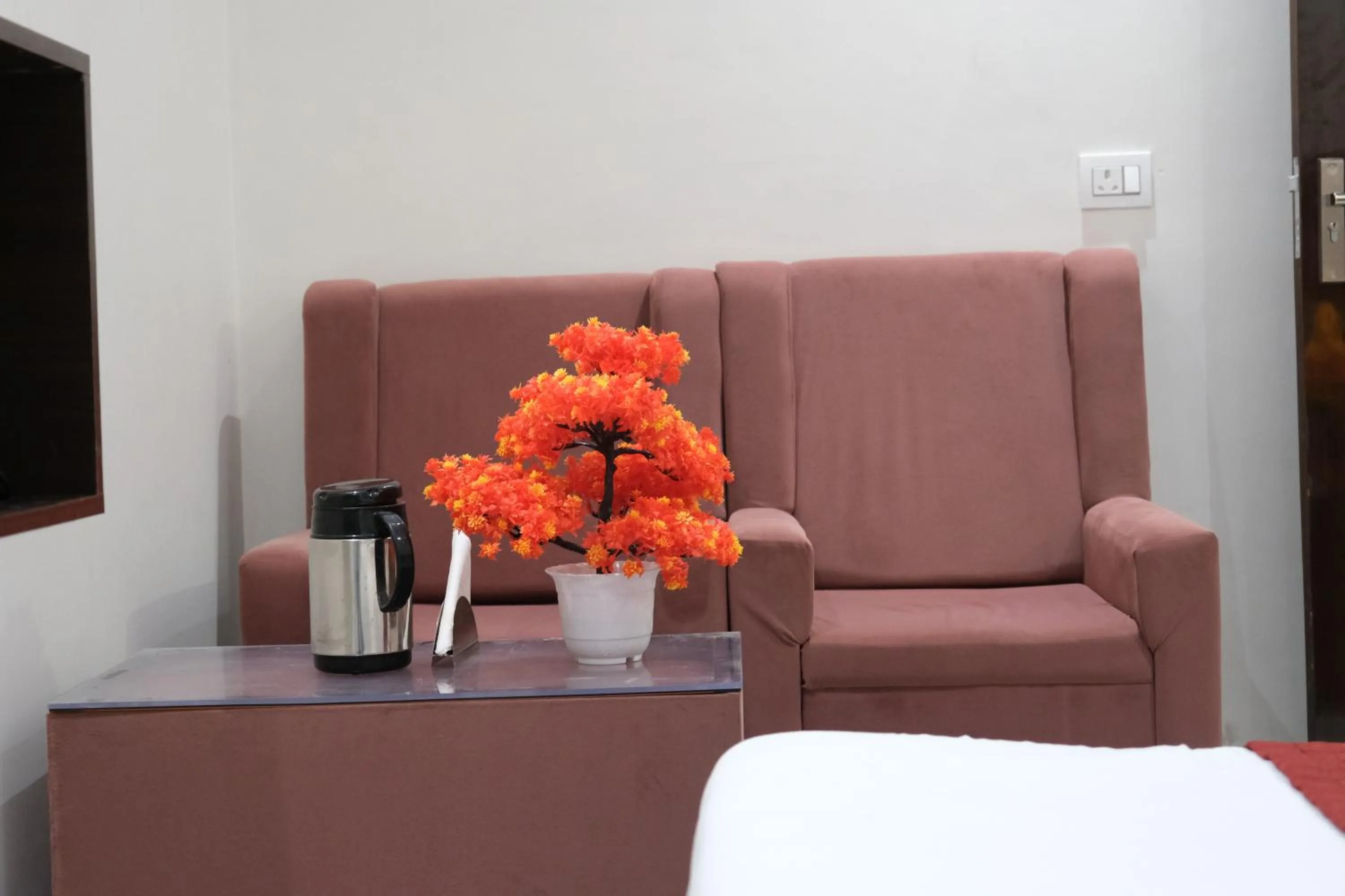 Hotel De Hocks Deluxe - New Delhi Railway Station