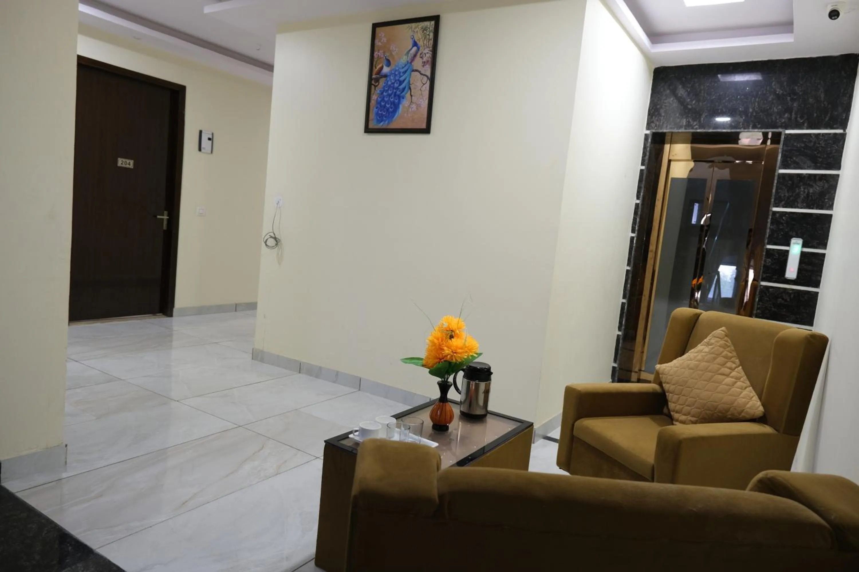 Hotel De Hocks Deluxe - New Delhi Railway Station