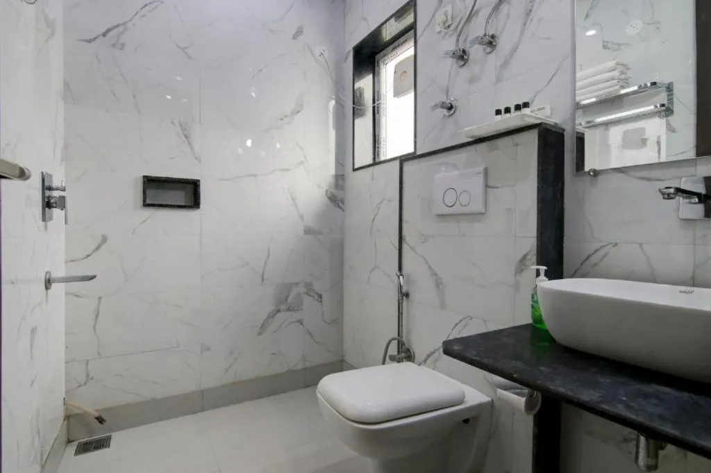 Hotel De Hocks Deluxe - New Delhi Railway Station