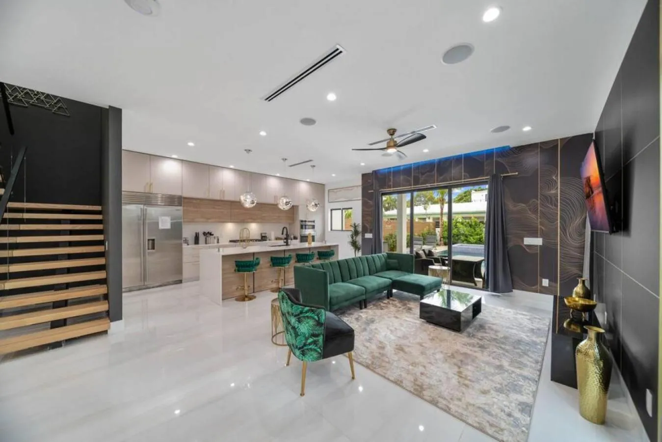 Kitchen or kitchenette in The Elements Home with 2 Pools