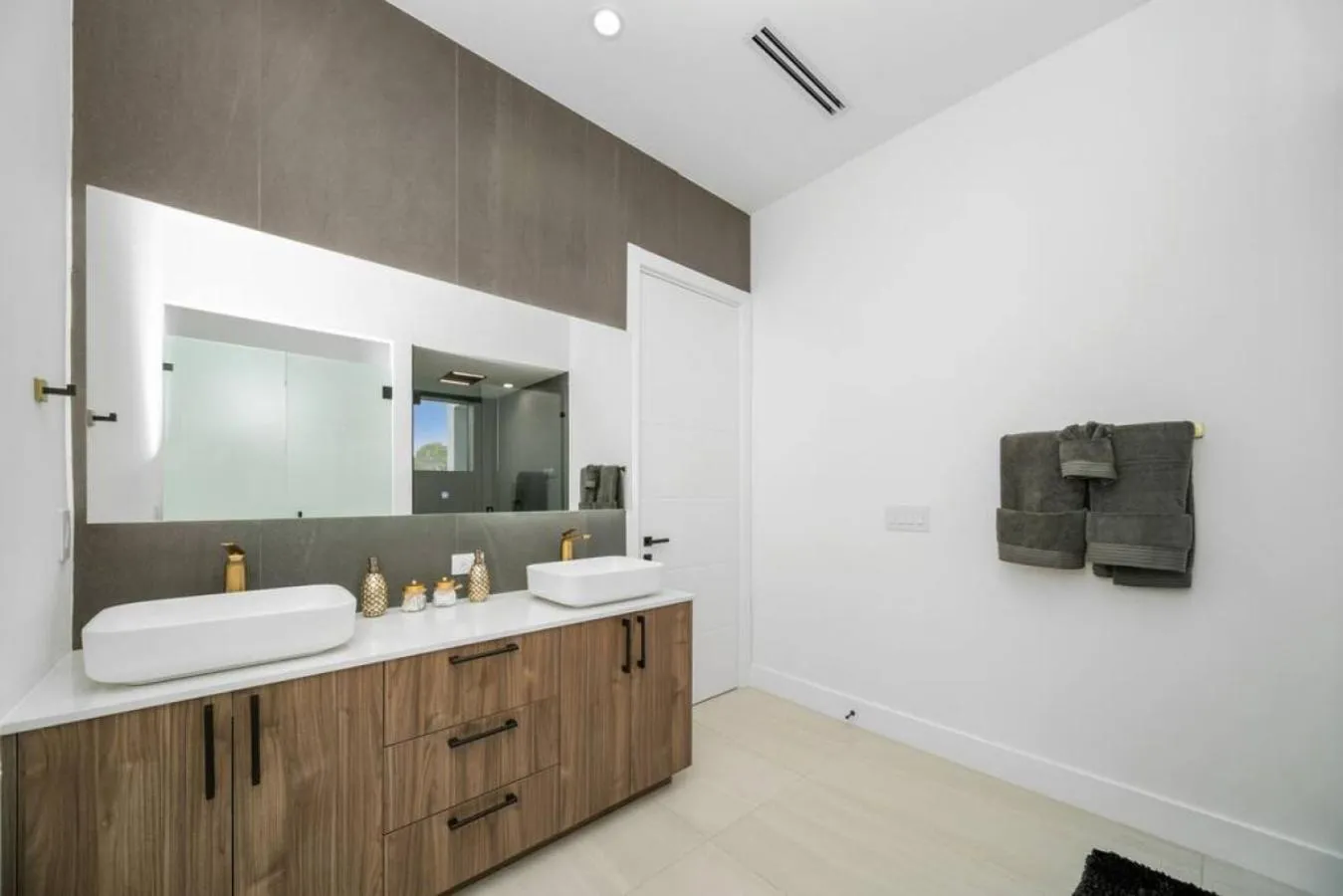 Bathroom in The Elements Home with 2 Pools