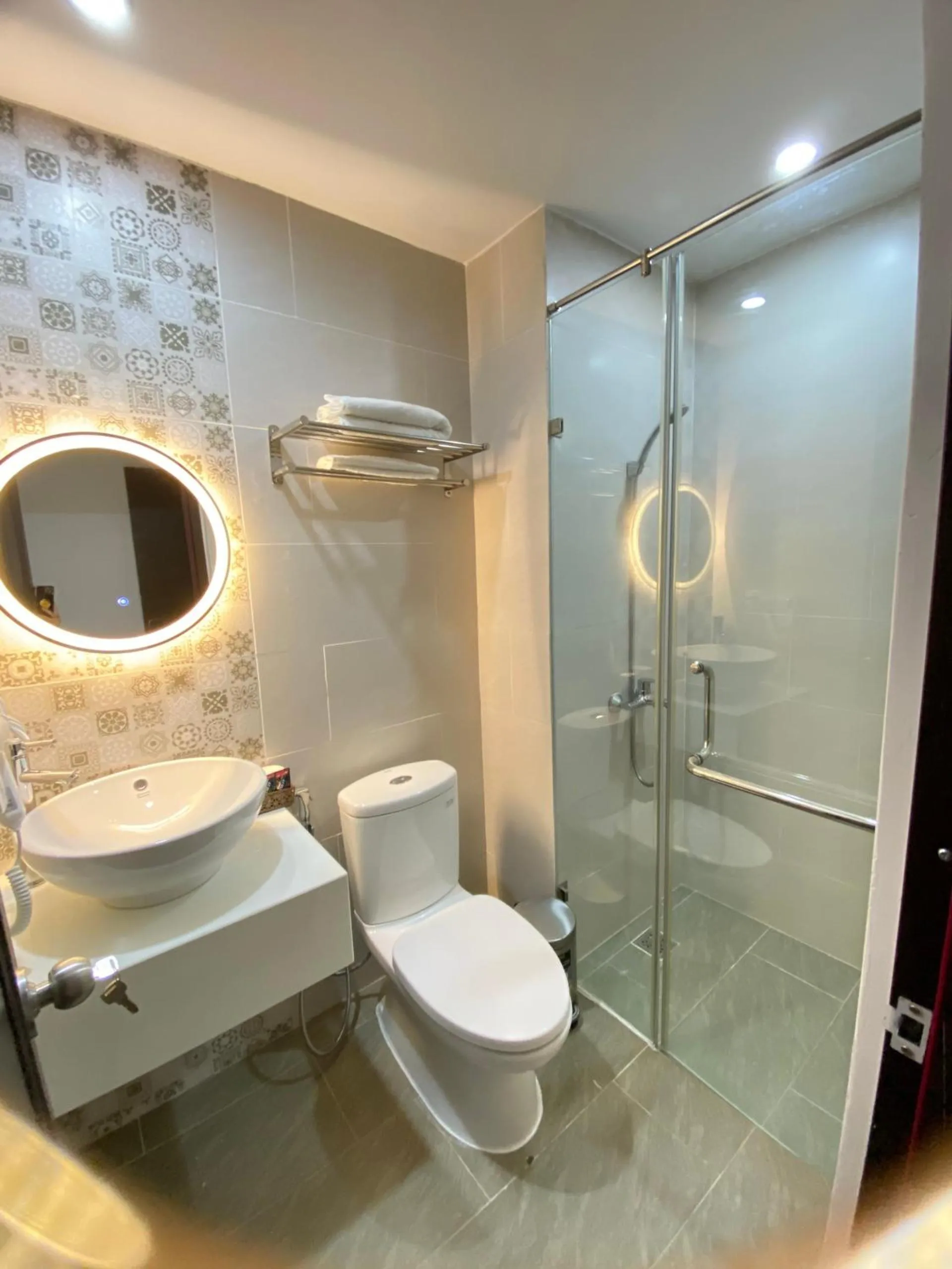 Bathroom in GOODTECH LUXURY Hotel & Apartment