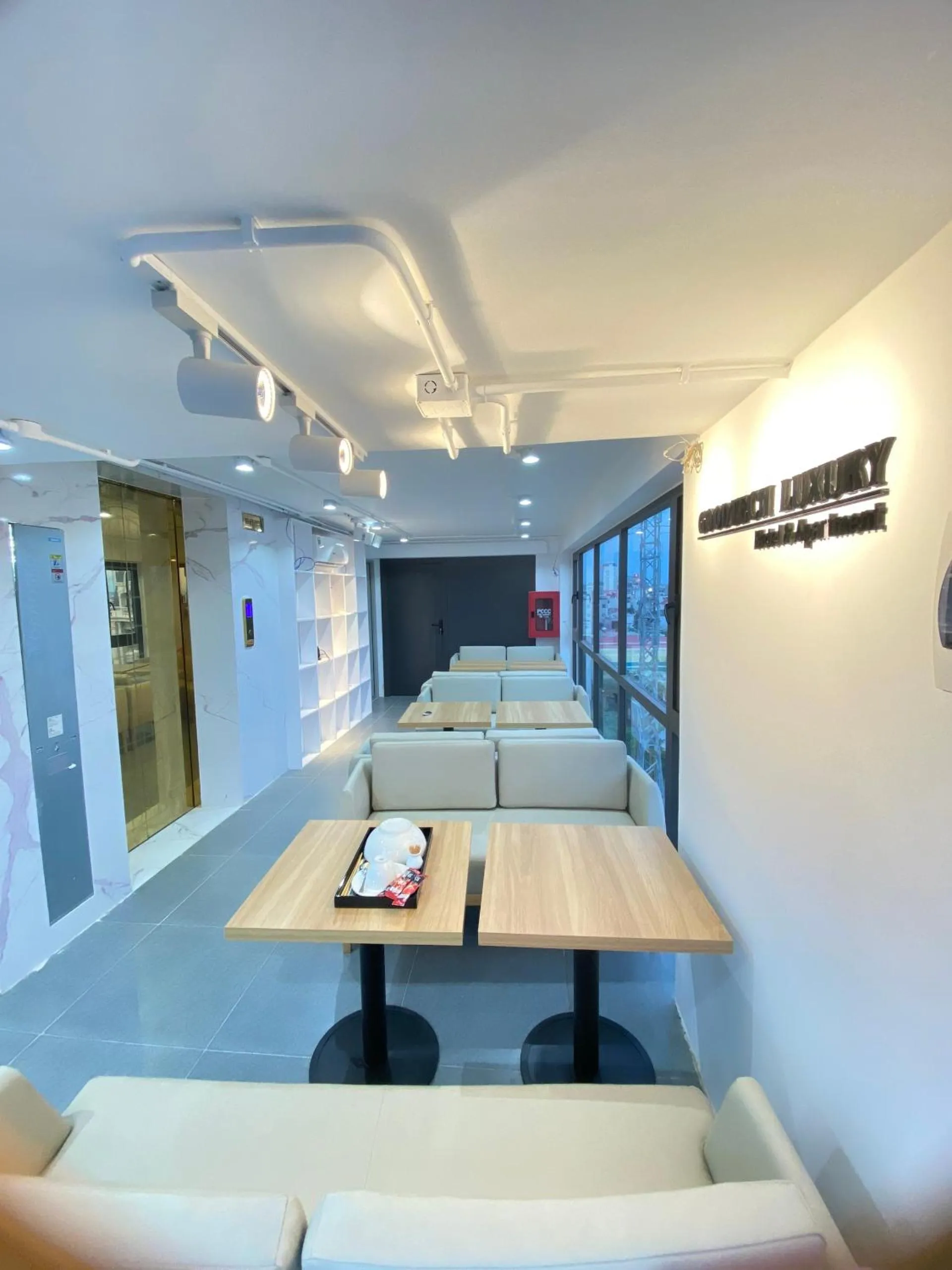 Dining area in GOODTECH LUXURY Hotel & Apartment