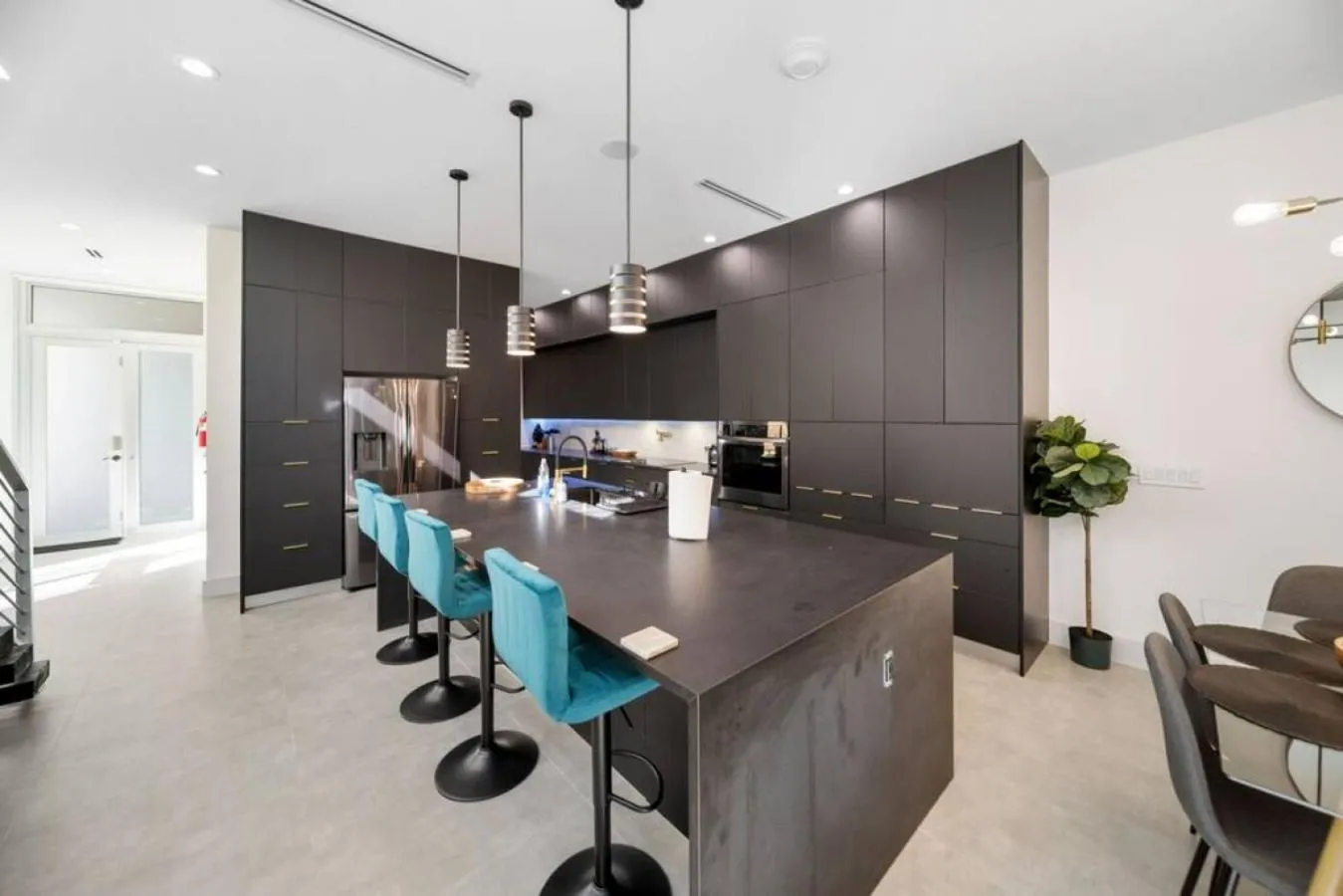 Las Olas Zen Home with Pool and Hot Tub Near Beach