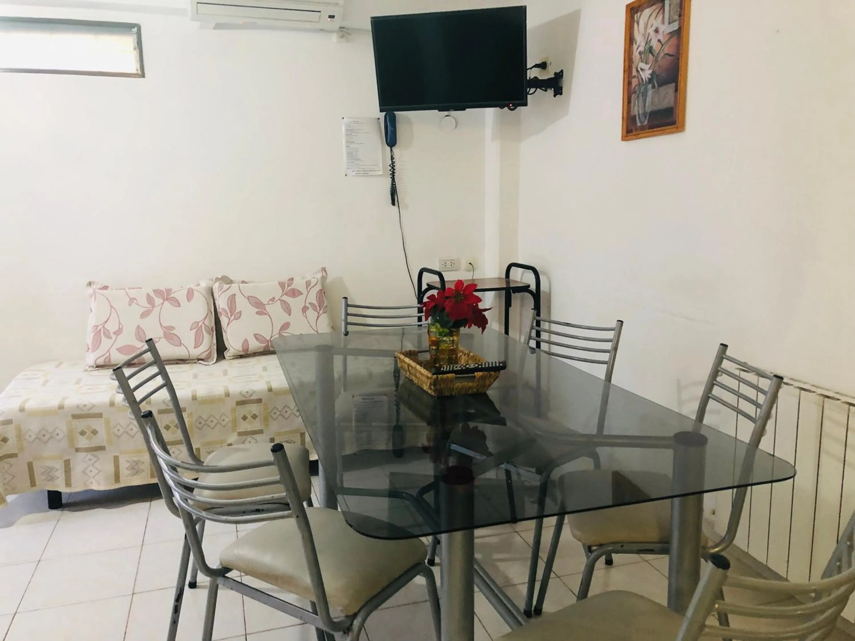 Dining area in Apart-Hotel Gibert's House