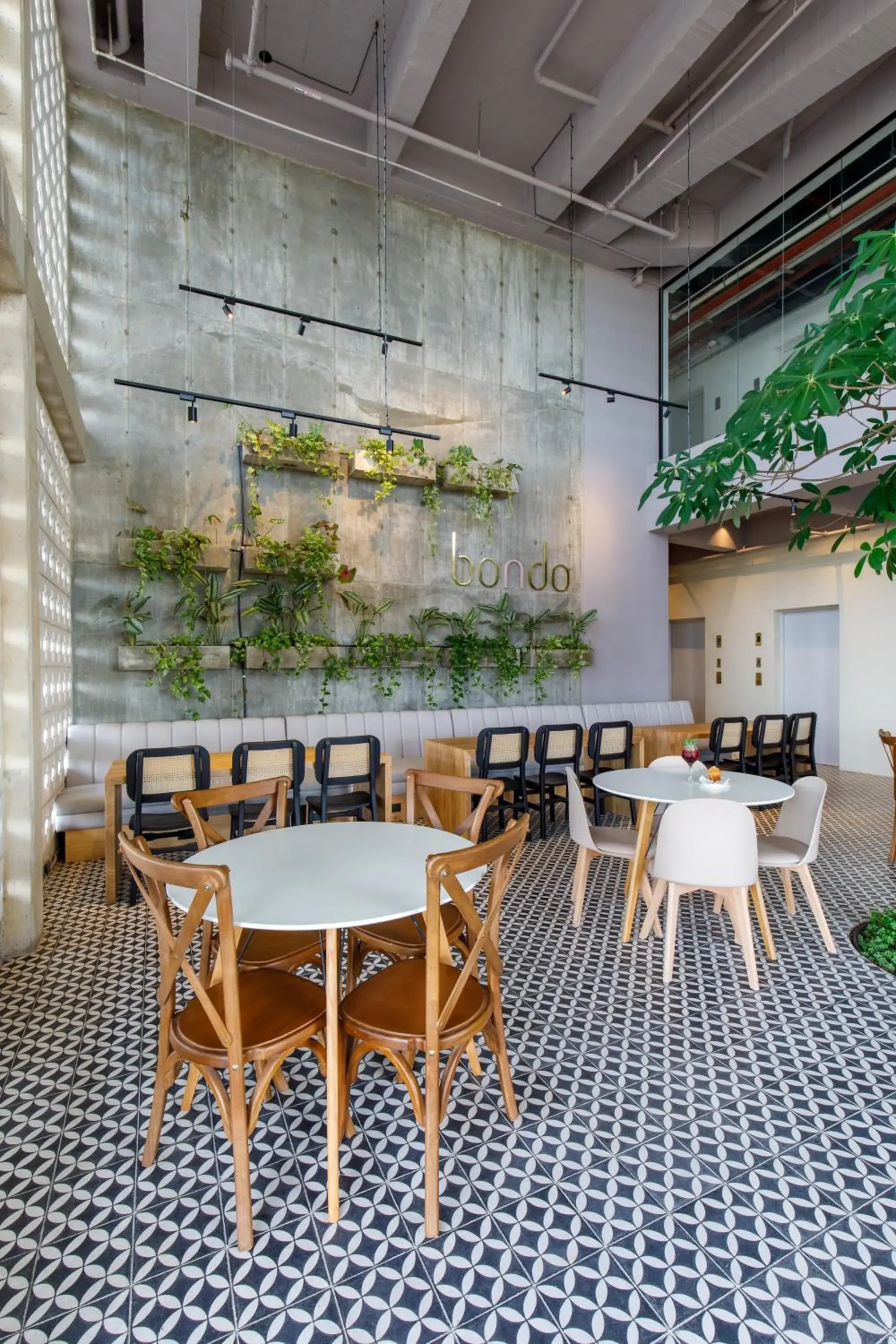 Restaurant/places to eat in Bondo Estudio Restaurant/places to eat in Bondo Estudio