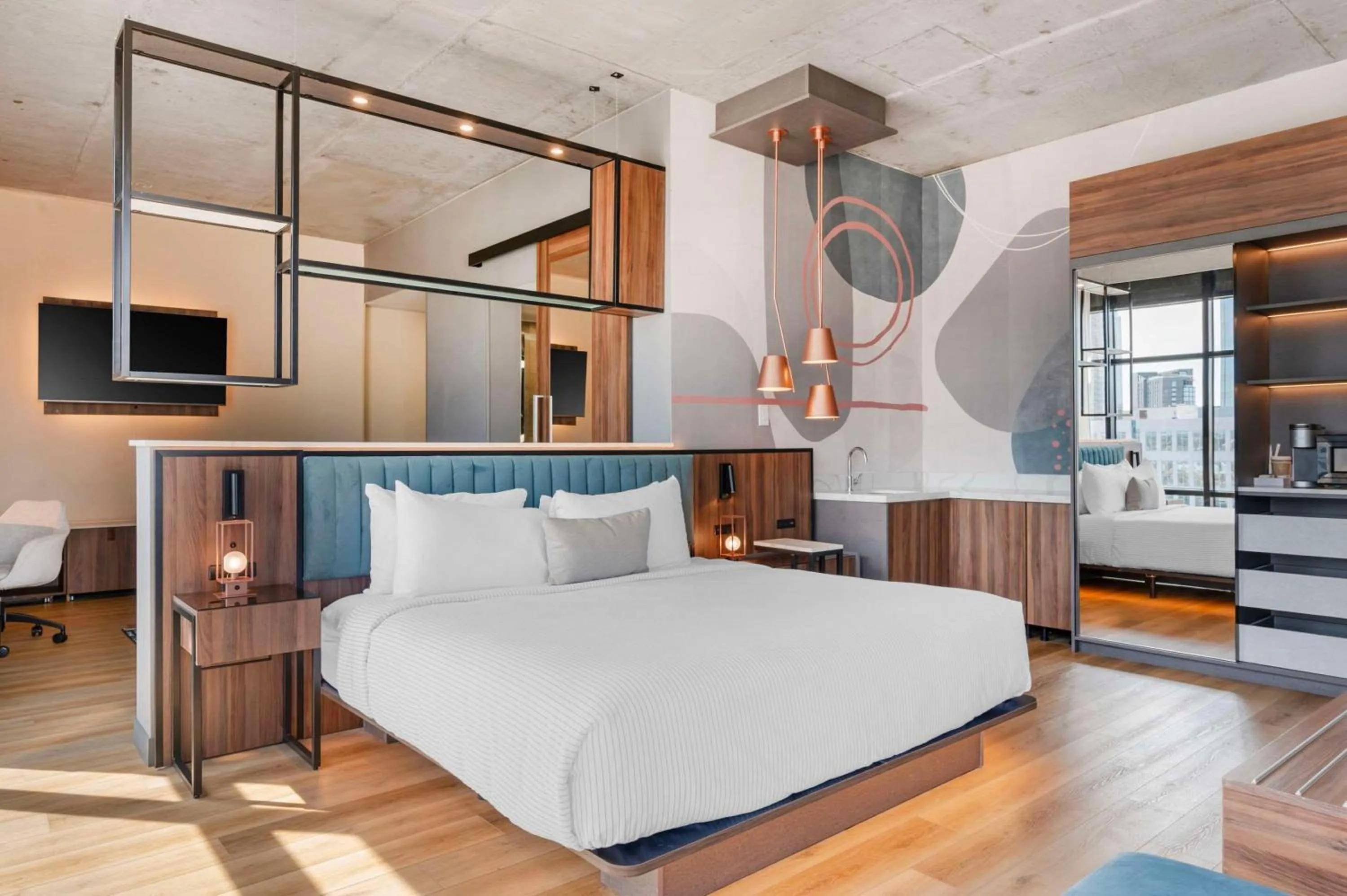 Bed in Cambria Hotel Nashville Midtown