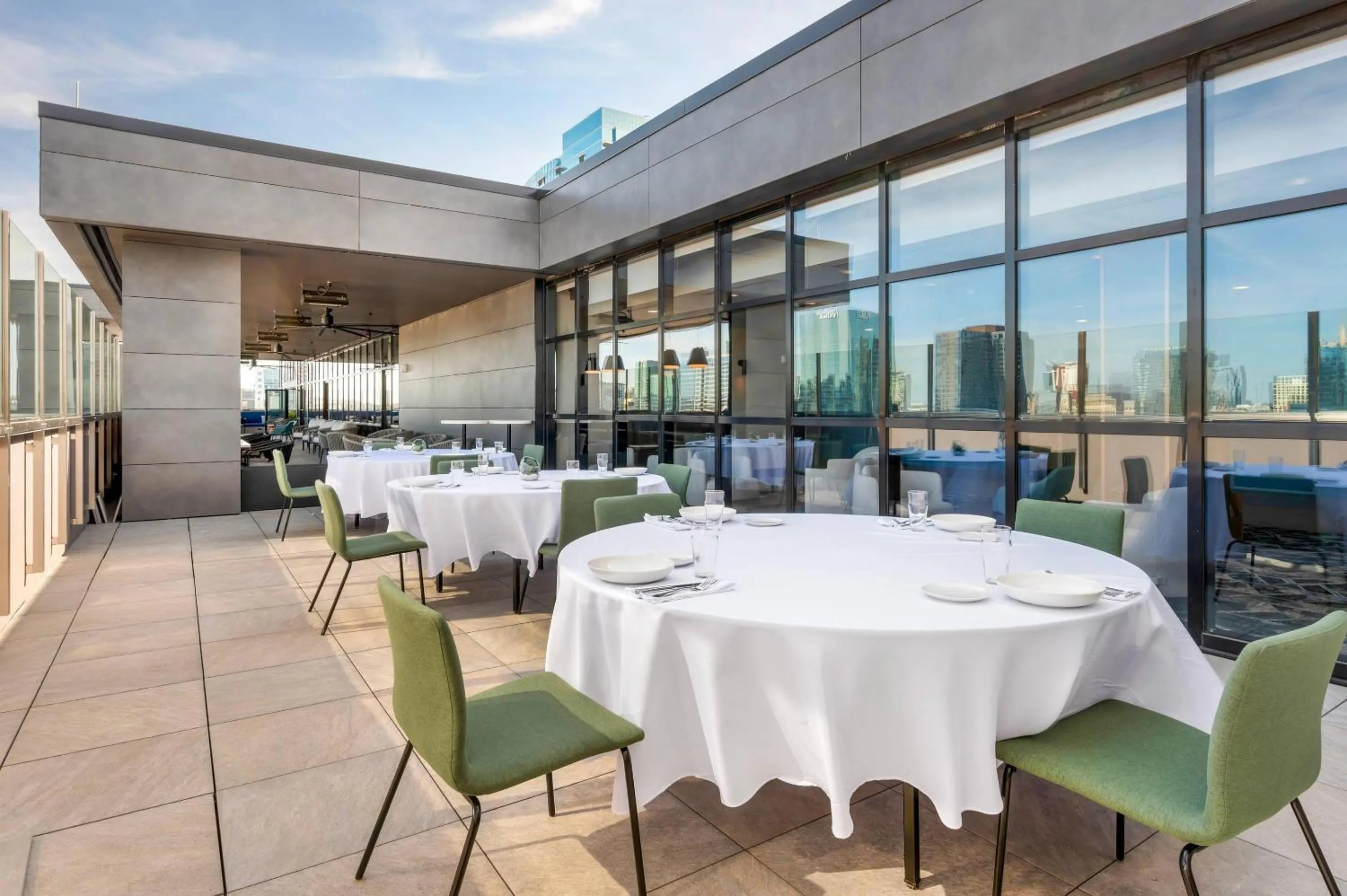 Restaurant/places to eat in Cambria Hotel Nashville Midtown