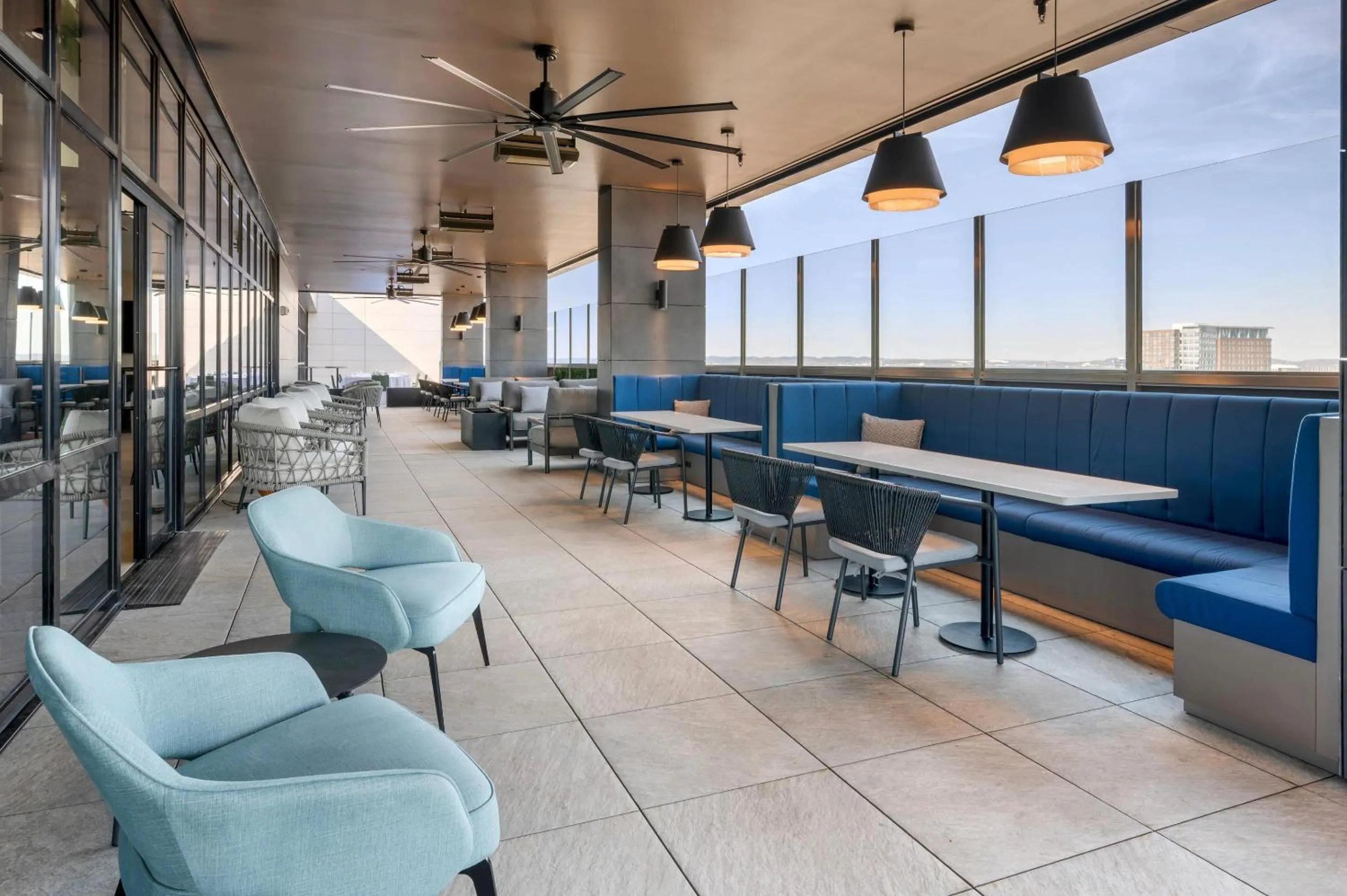 Restaurant/places to eat in Cambria Hotel Nashville Midtown