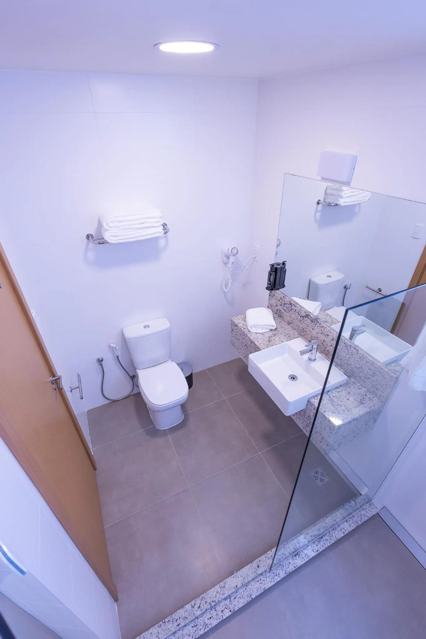 Shower in Hotel Caiuá Blumenau