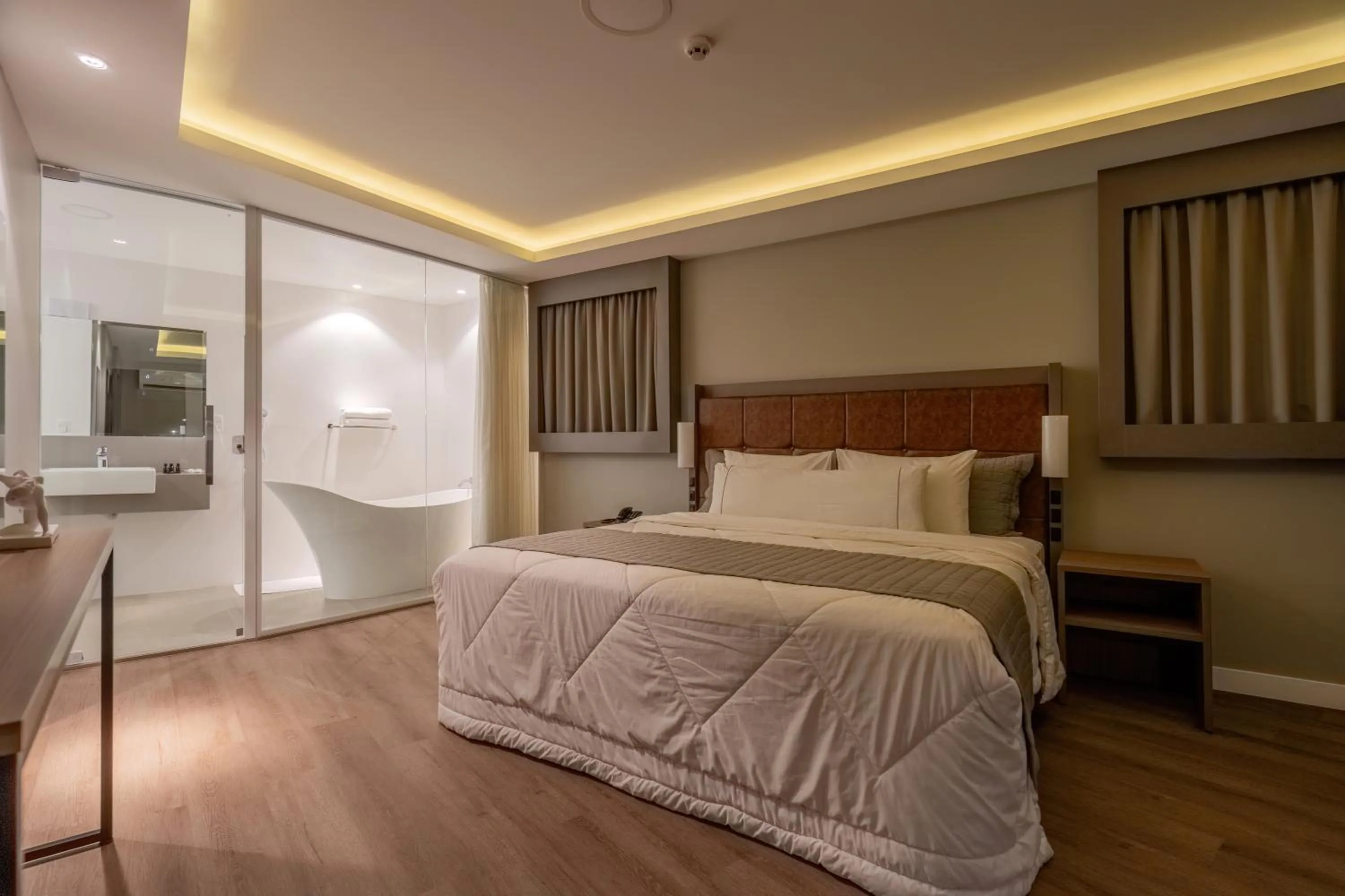 Bath, Bed in Hotel Caiuá Blumenau