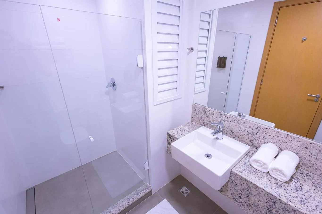 Shower in Hotel Caiuá Blumenau