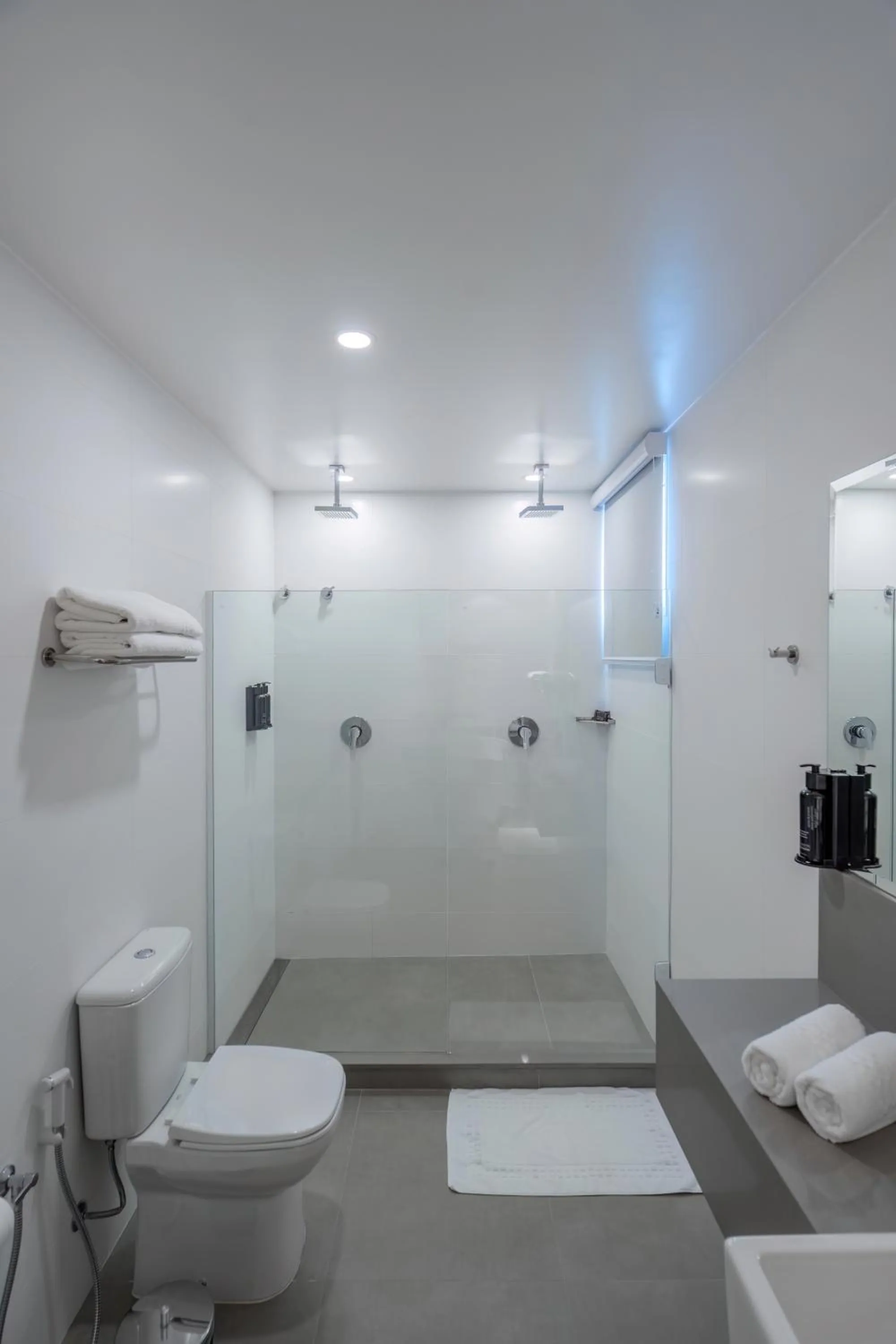 Shower in Hotel Caiuá Blumenau