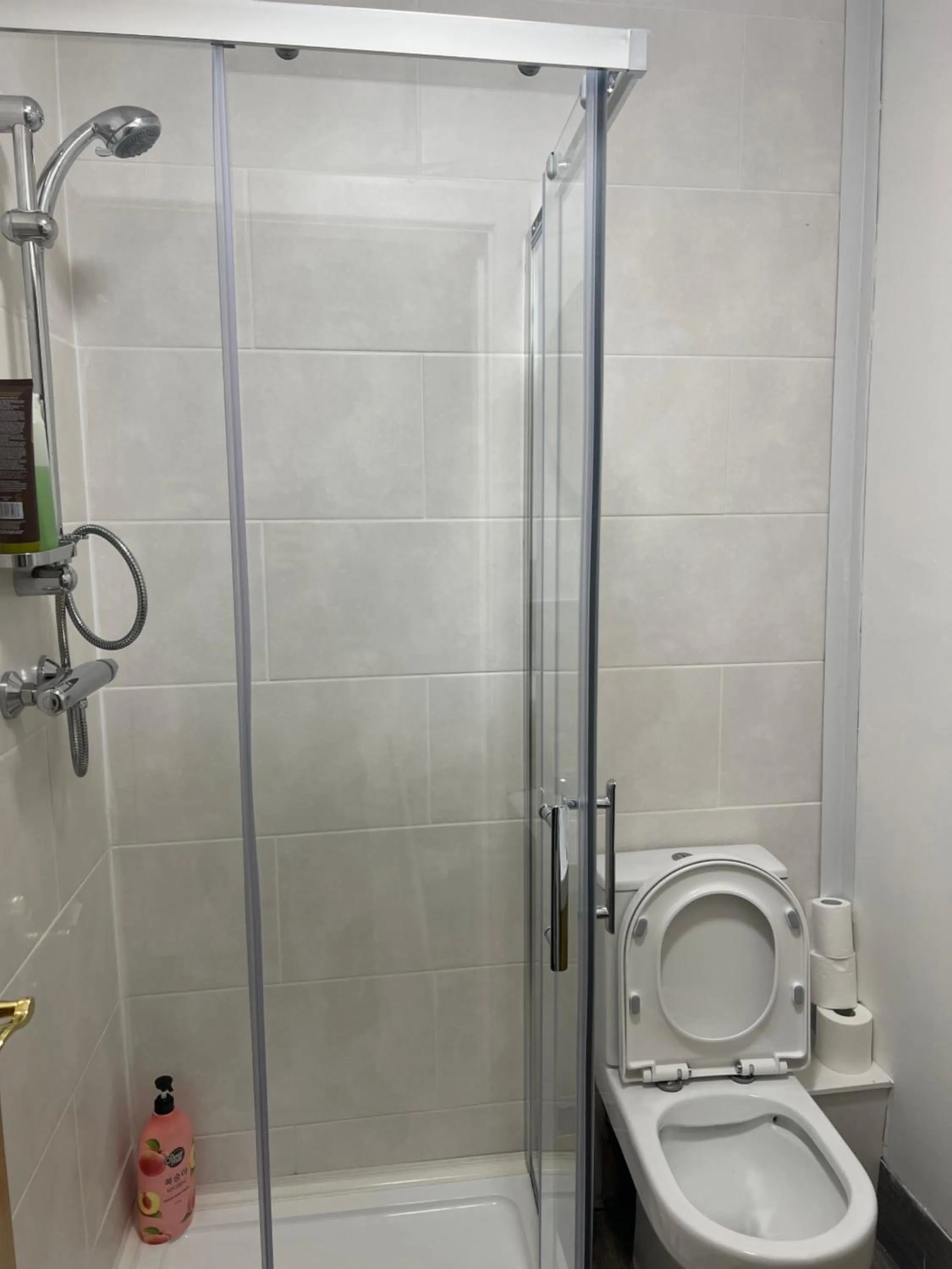 Shower in CROKE PARK STUDIO