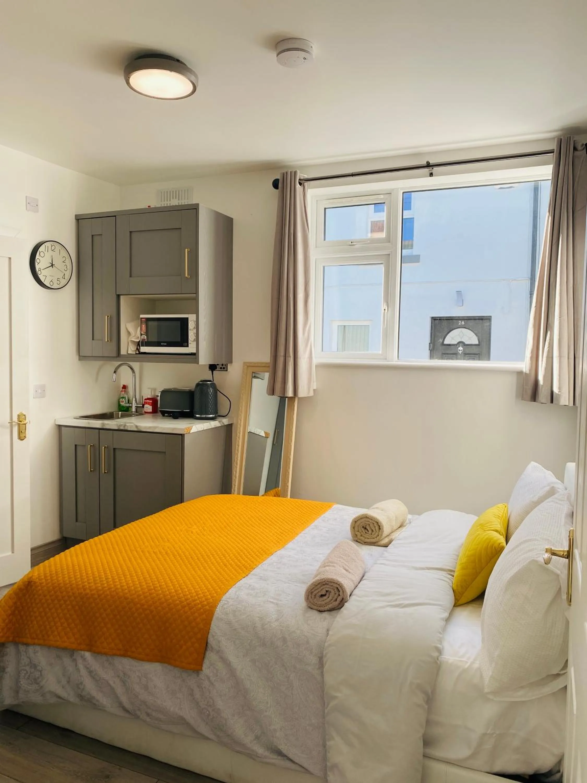 Bed in CROKE PARK STUDIO