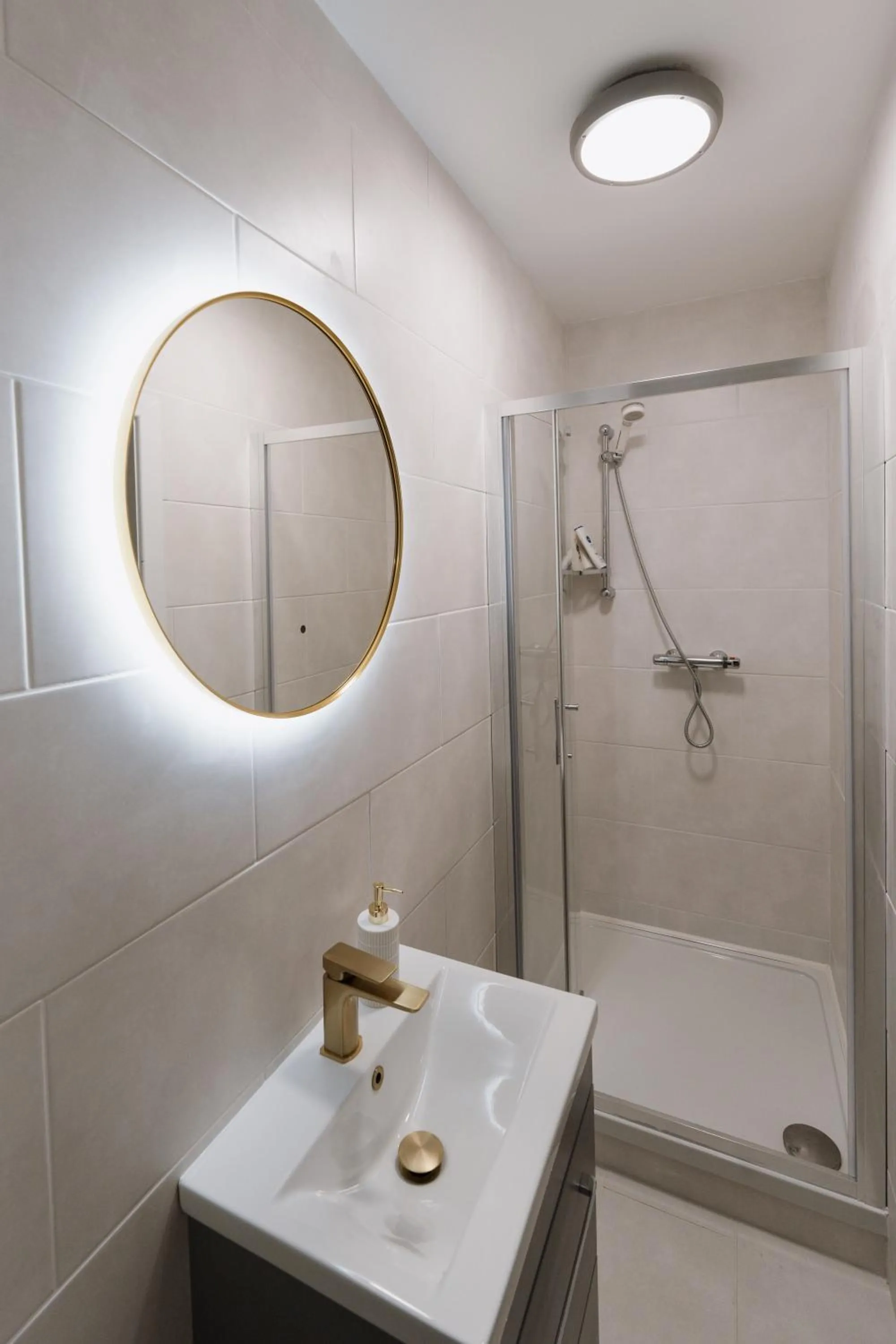 Shower in CROKE PARK STUDIO