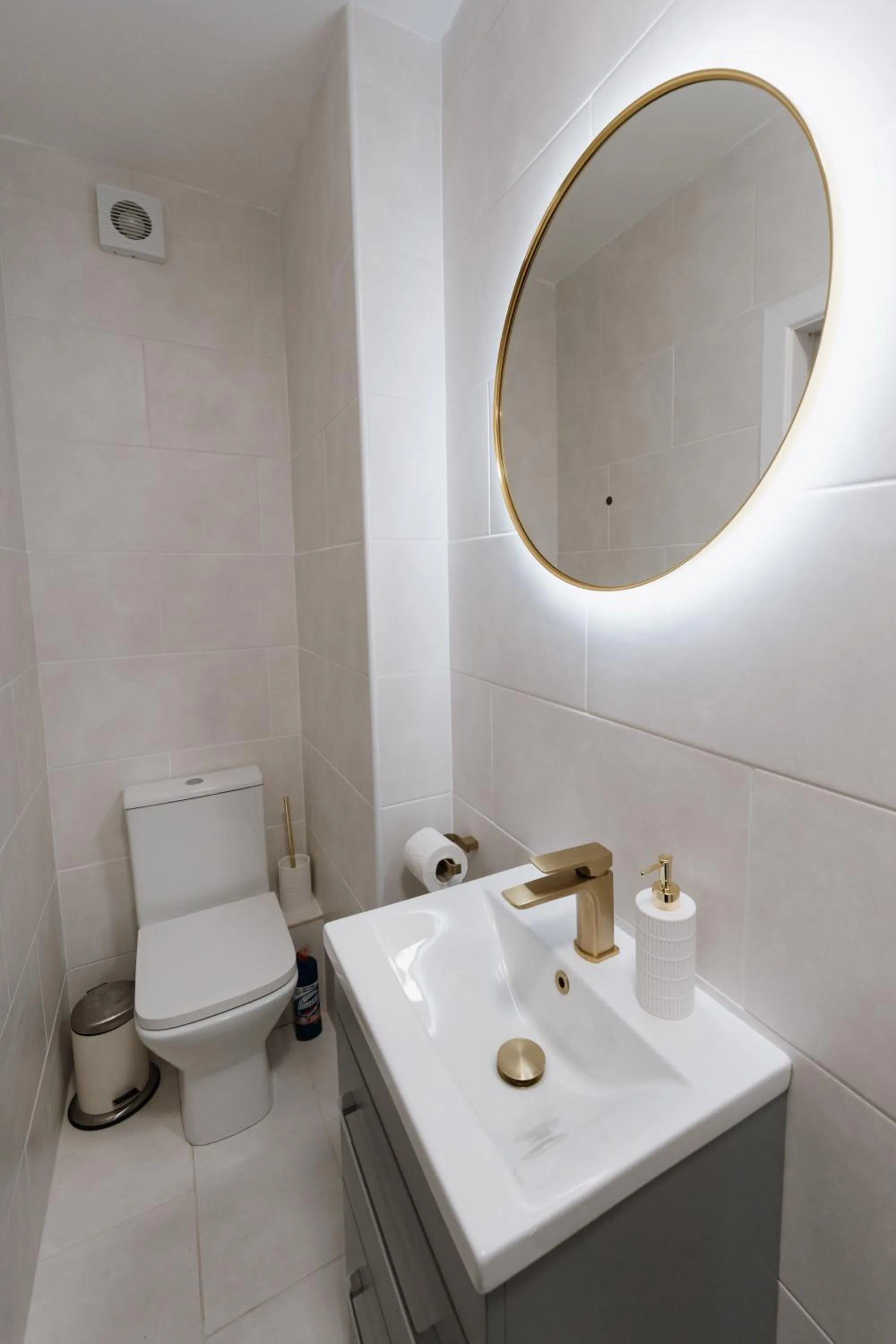 Toilet in CROKE PARK STUDIO
