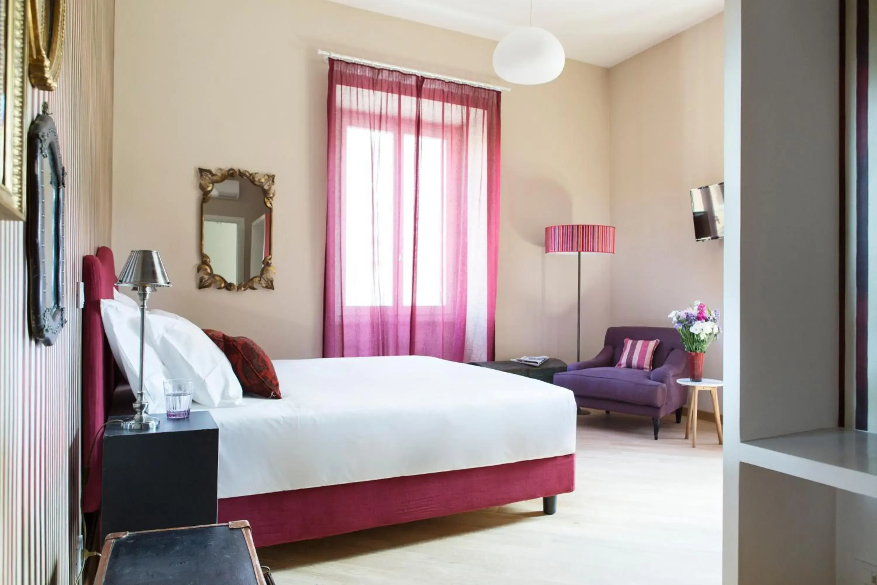 Bed in Salotto Monti Bed in Salotto Monti