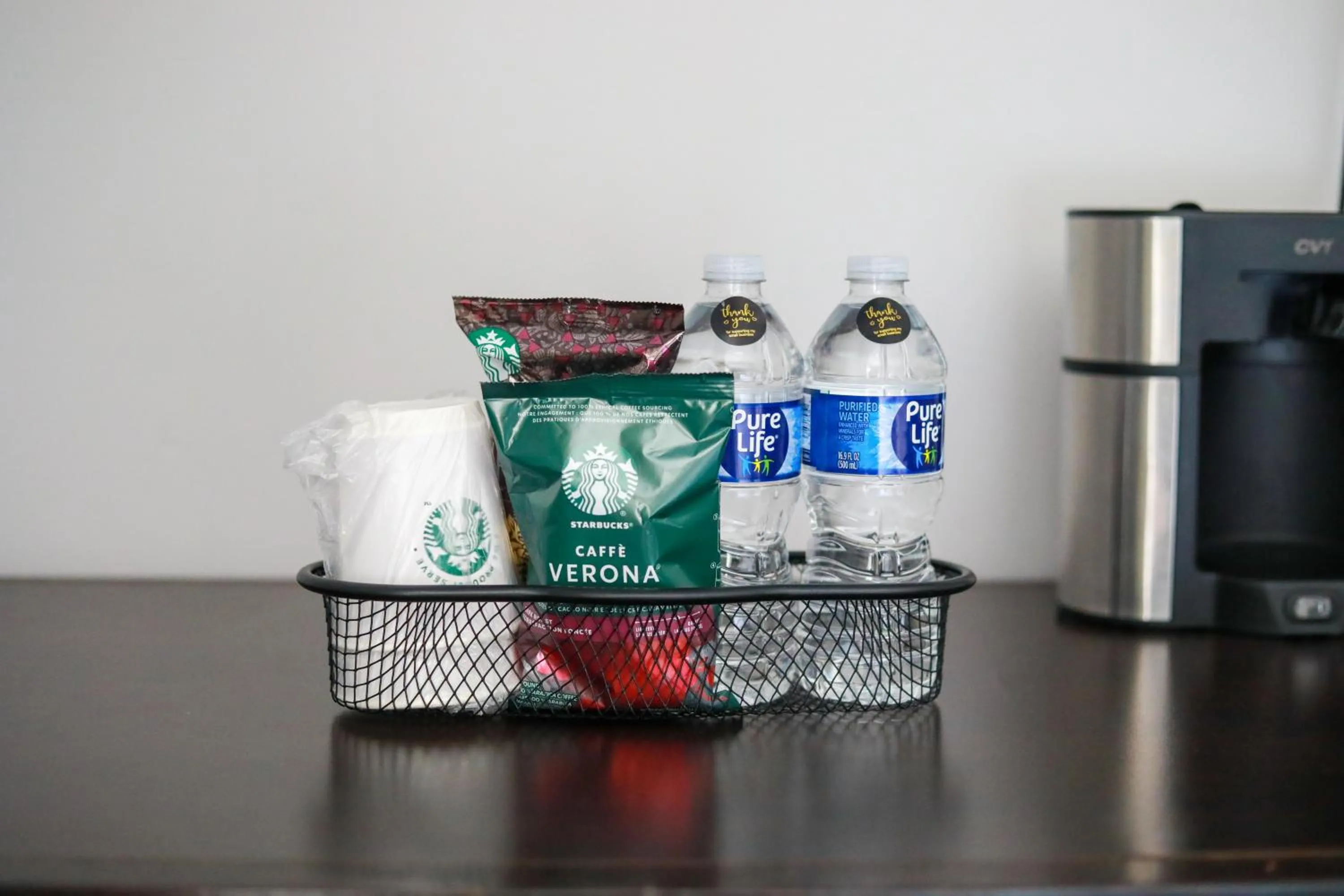 Coffee/tea facilities in Illini Inn & Suites