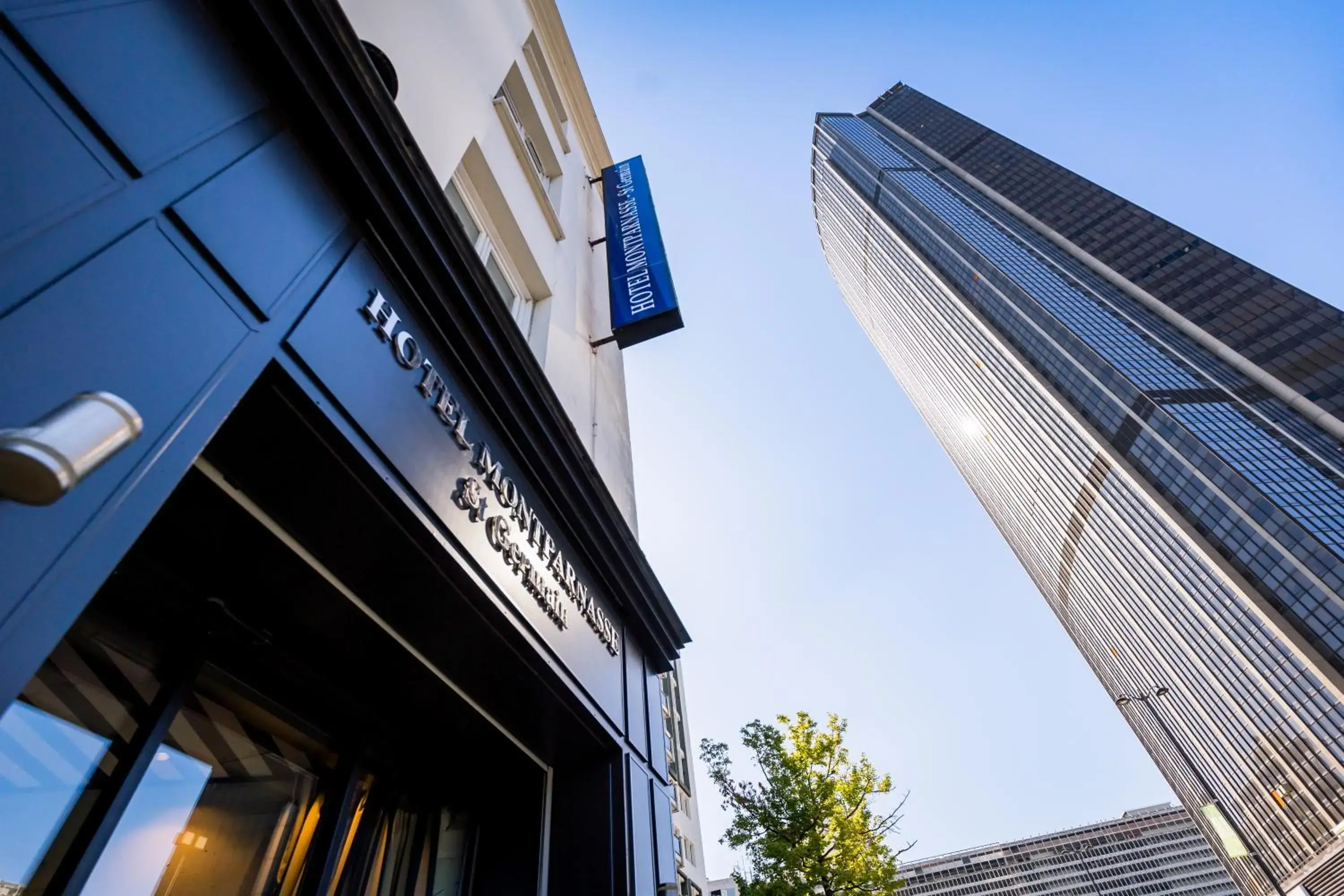 Facade/entrance in Hôtel Montparnasse Saint Germain Facade/entrance in Hôtel Montparnasse Saint Germain