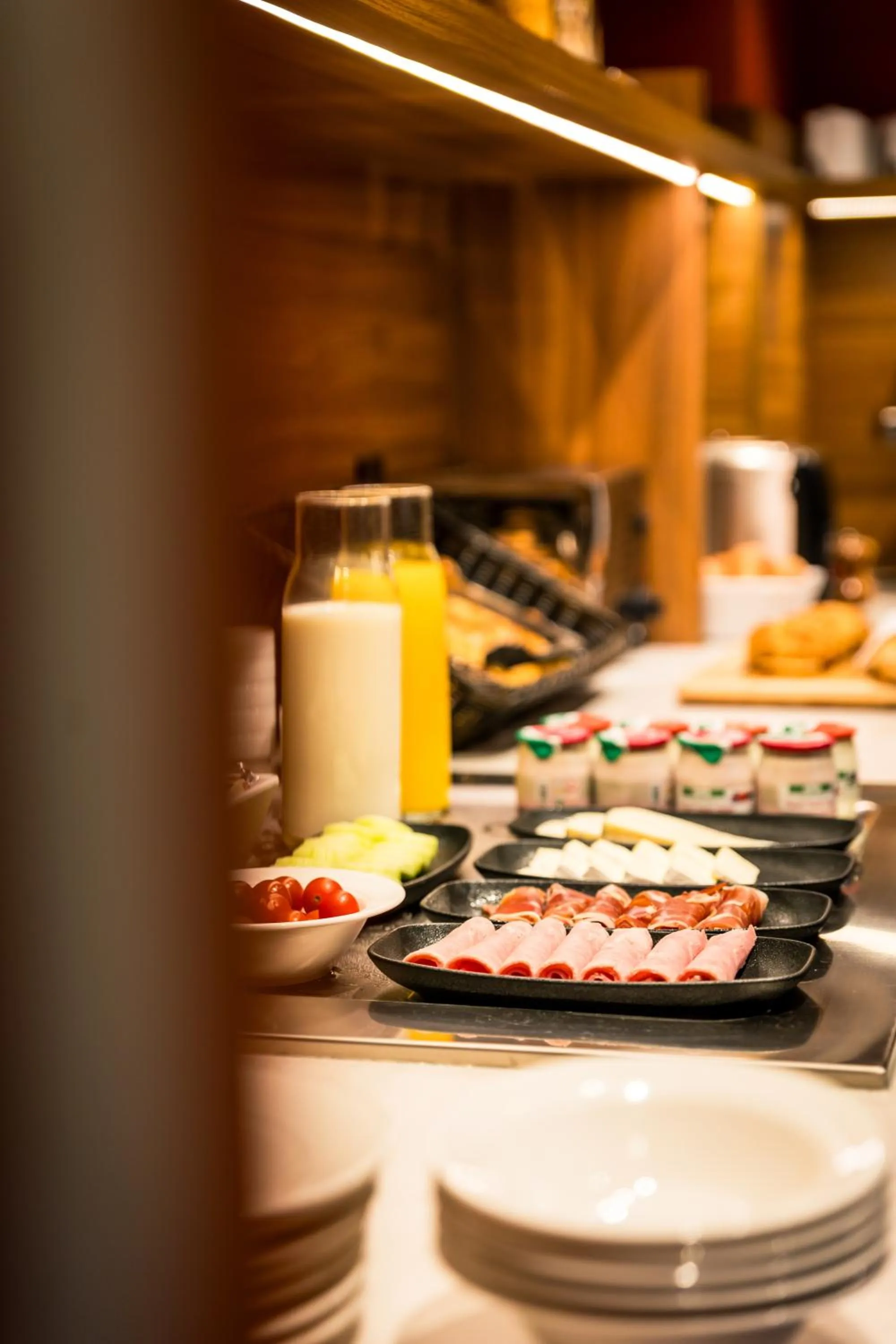 Breakfast in Hôtel Montparnasse Saint Germain