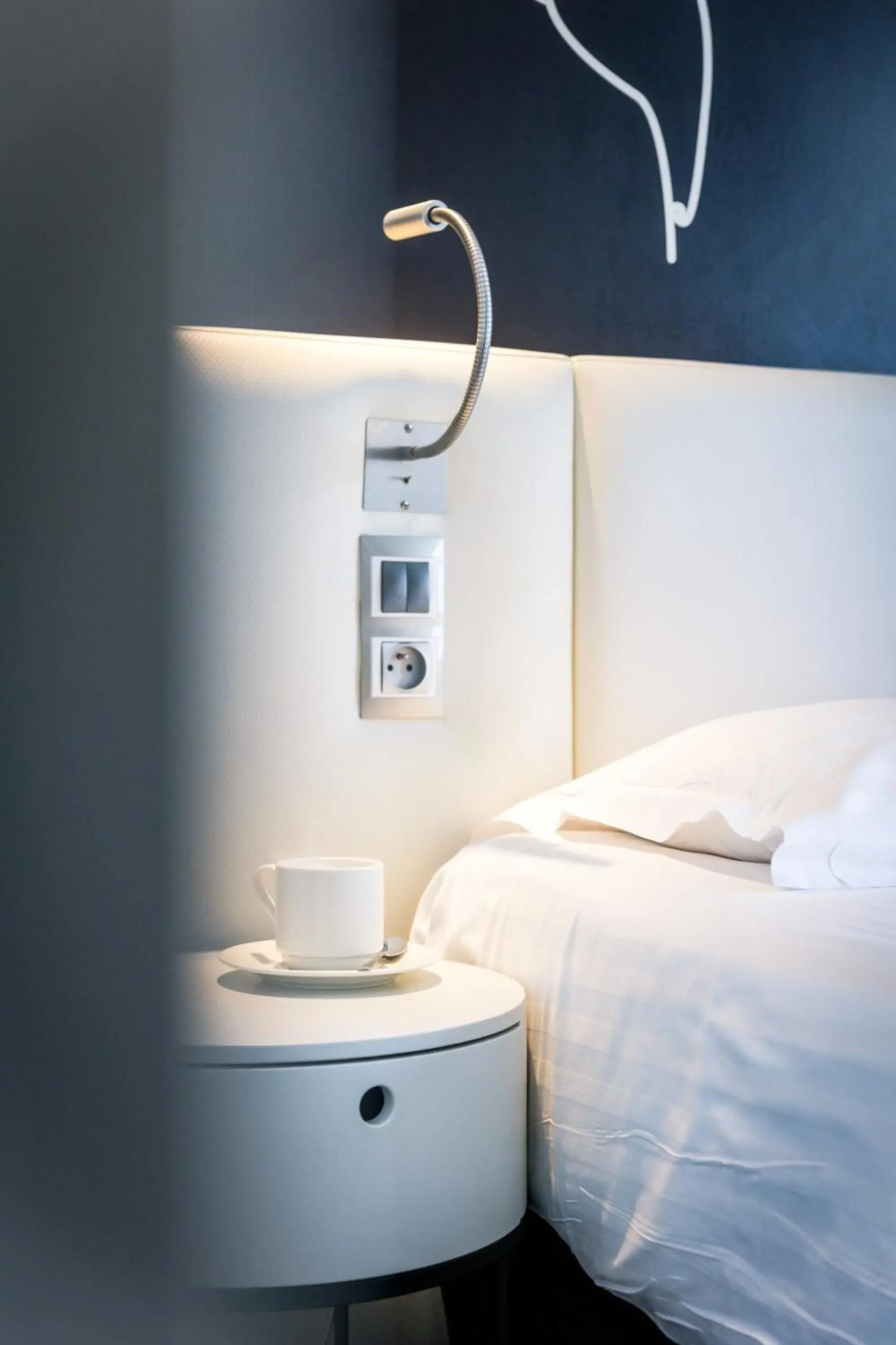 Bed in Hôtel Montparnasse Saint Germain Bed in Hôtel Montparnasse Saint Germain