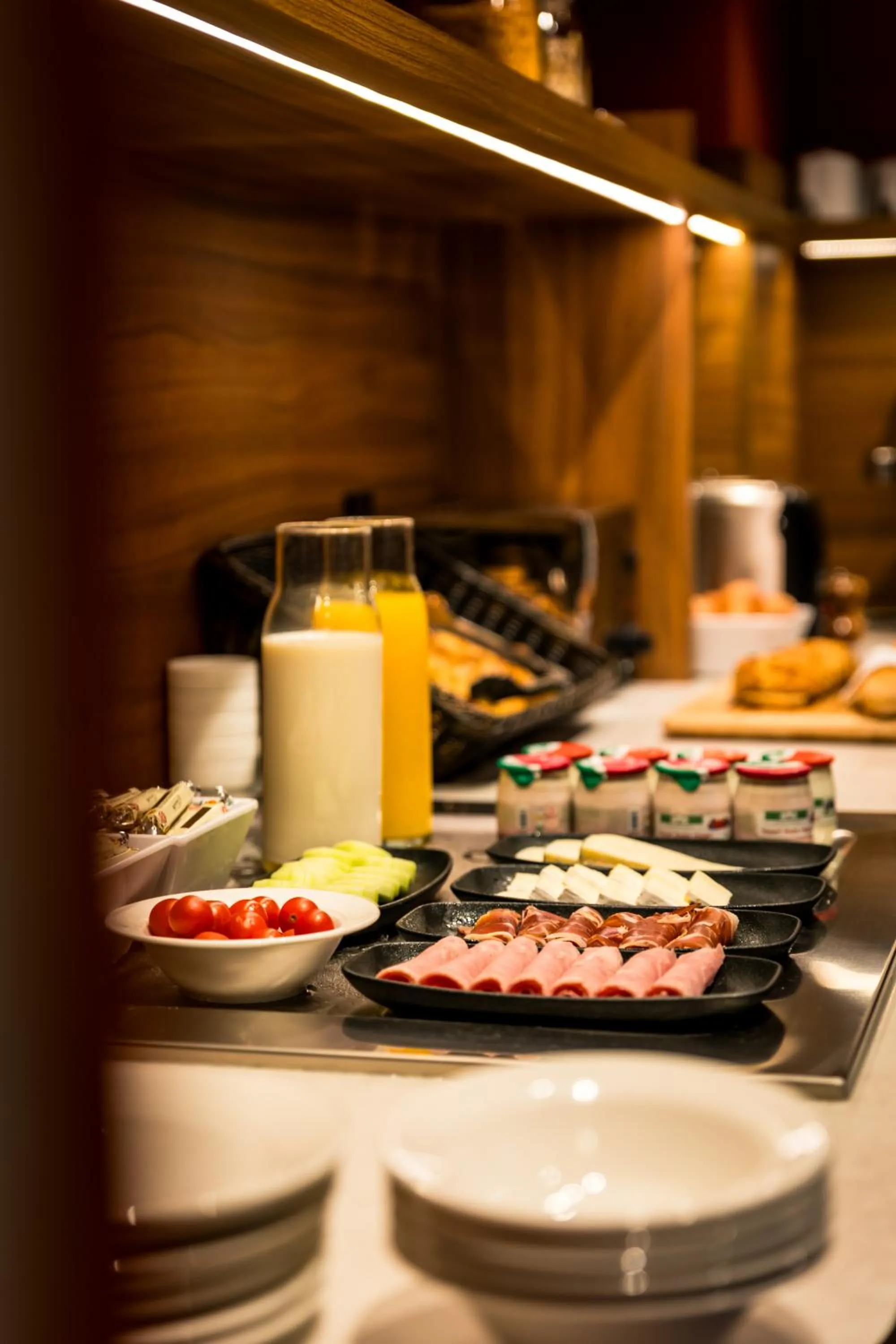 Breakfast in Hôtel Montparnasse Saint Germain