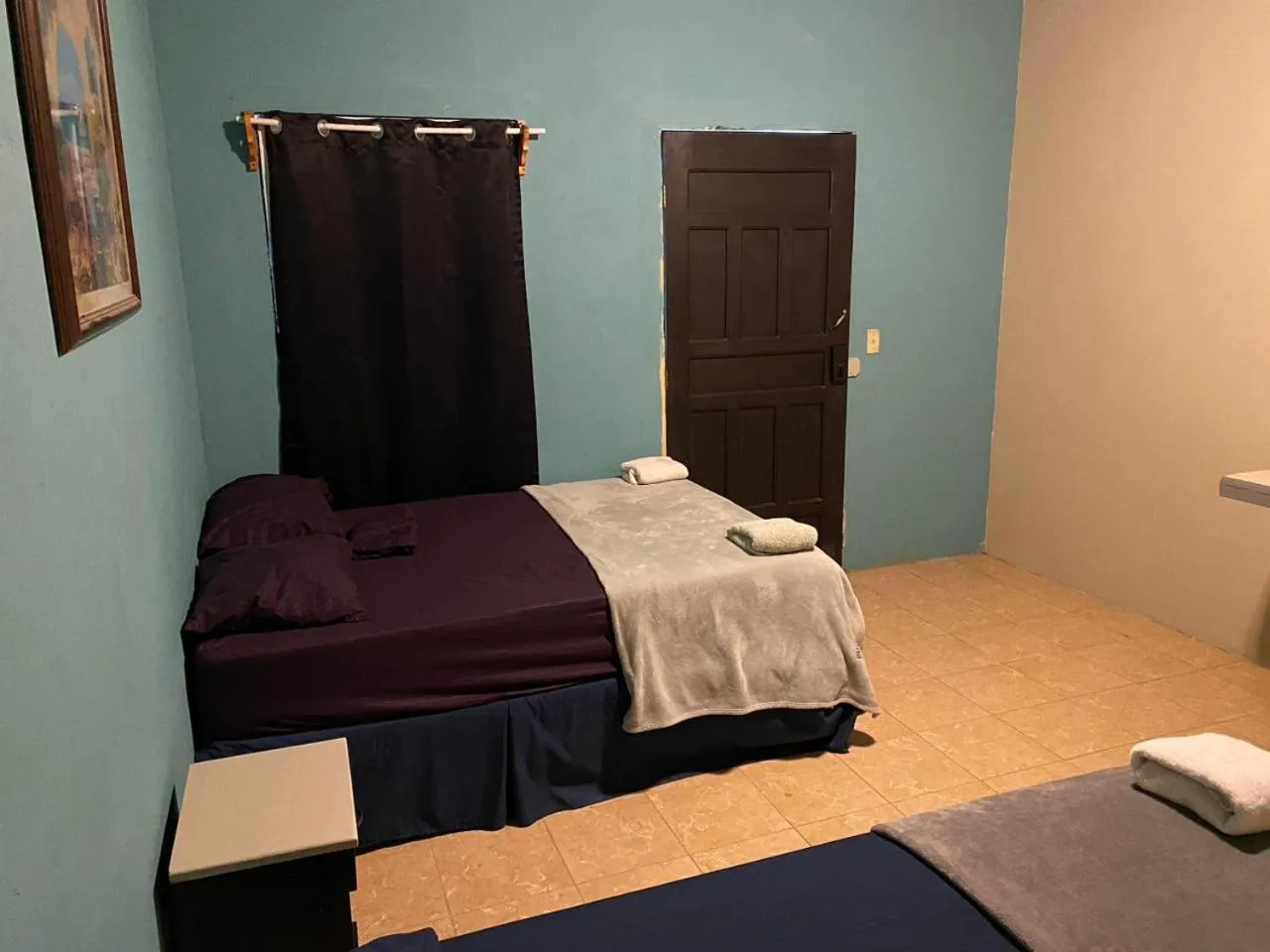 Bed in Airport Inn Roatan