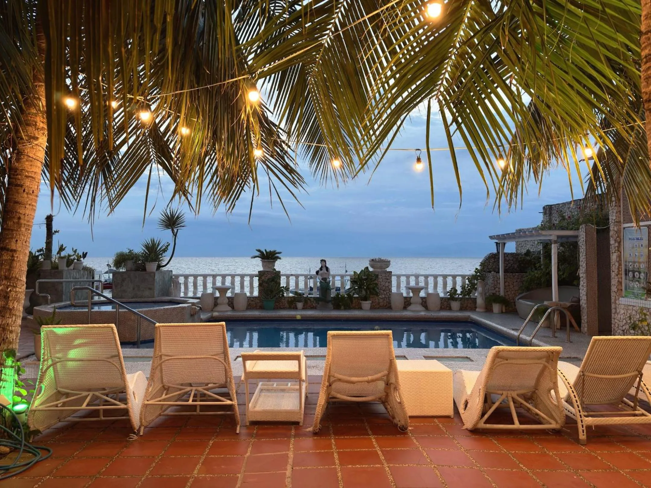 Pool view in Sunset Beach Resort