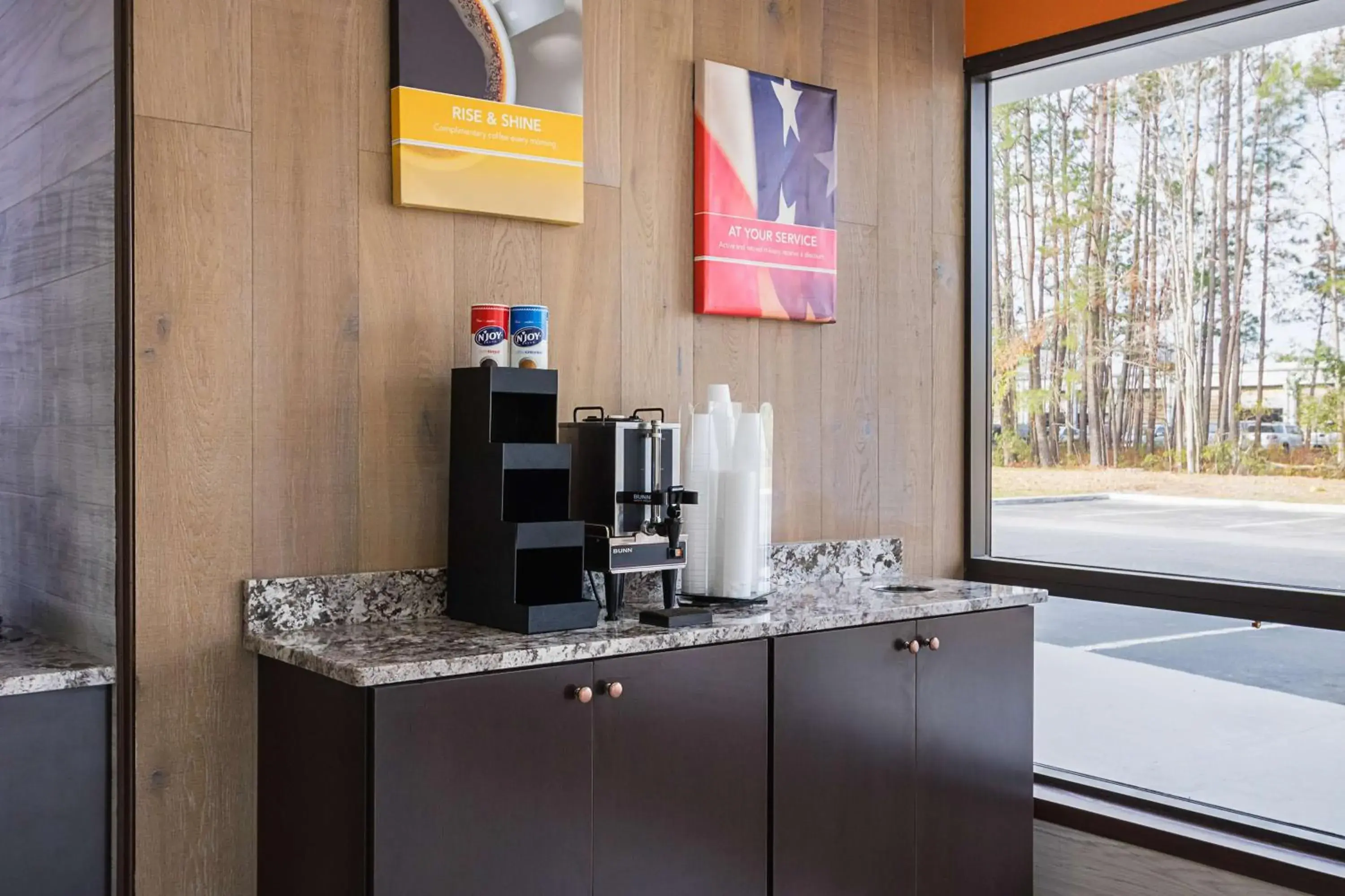 Lobby or reception in Motel 6-Savannah, GA - Midtown Lobby or reception in Motel 6-Savannah, GA - Midtown