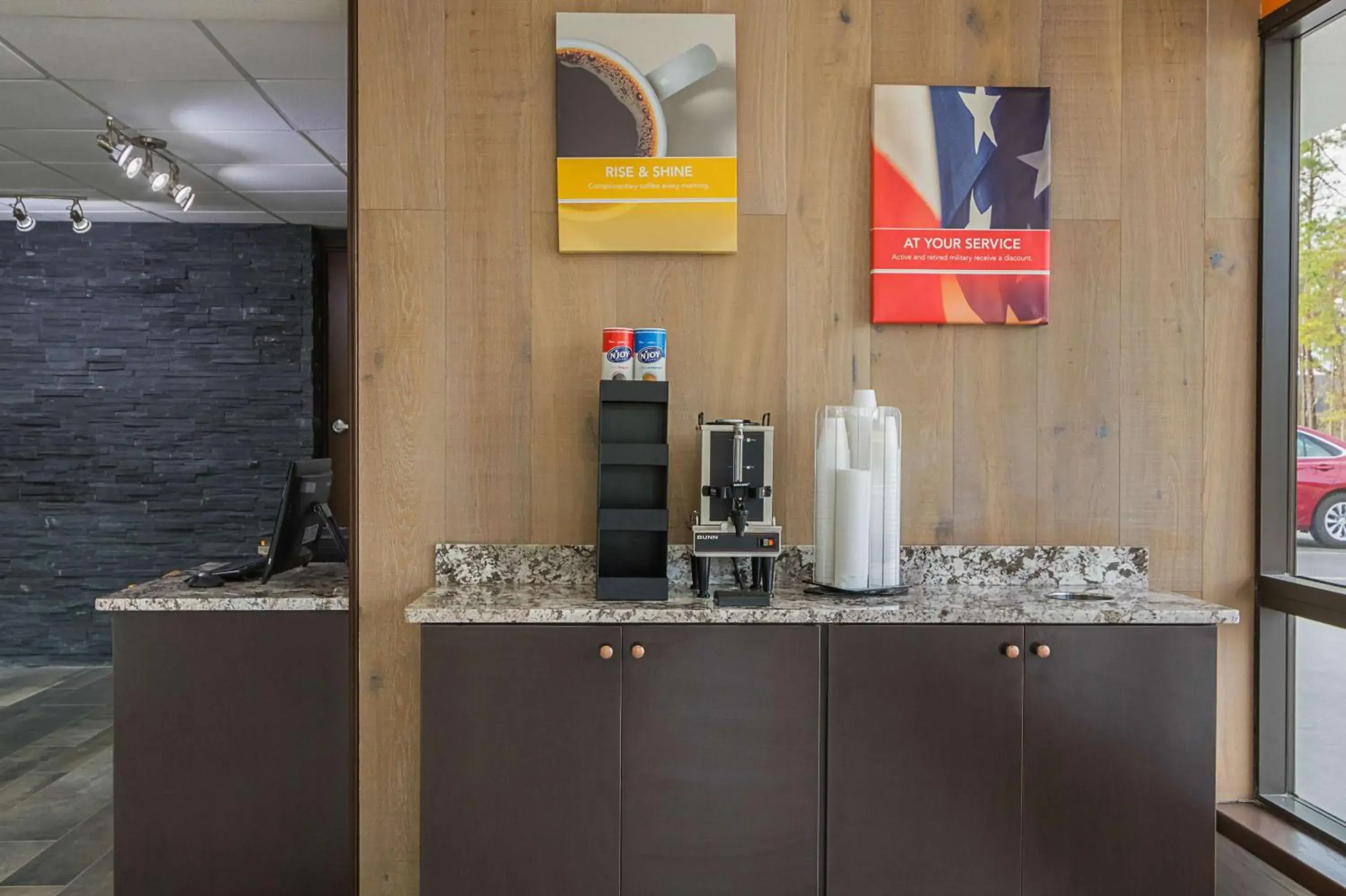 Lobby or reception in Motel 6-Savannah, GA - Midtown Lobby or reception in Motel 6-Savannah, GA - Midtown