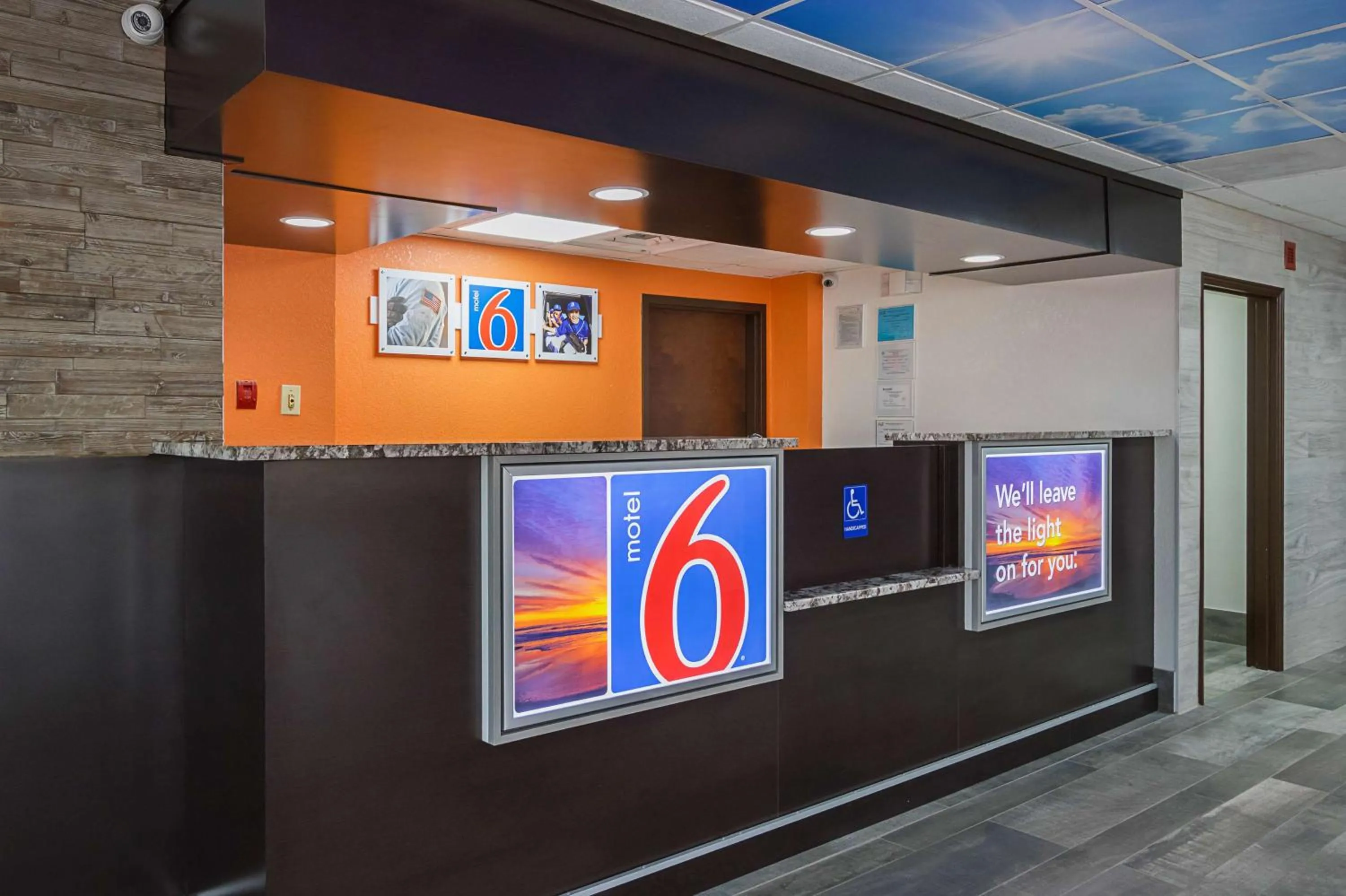 Lobby or reception in Motel 6-Savannah, GA - Midtown