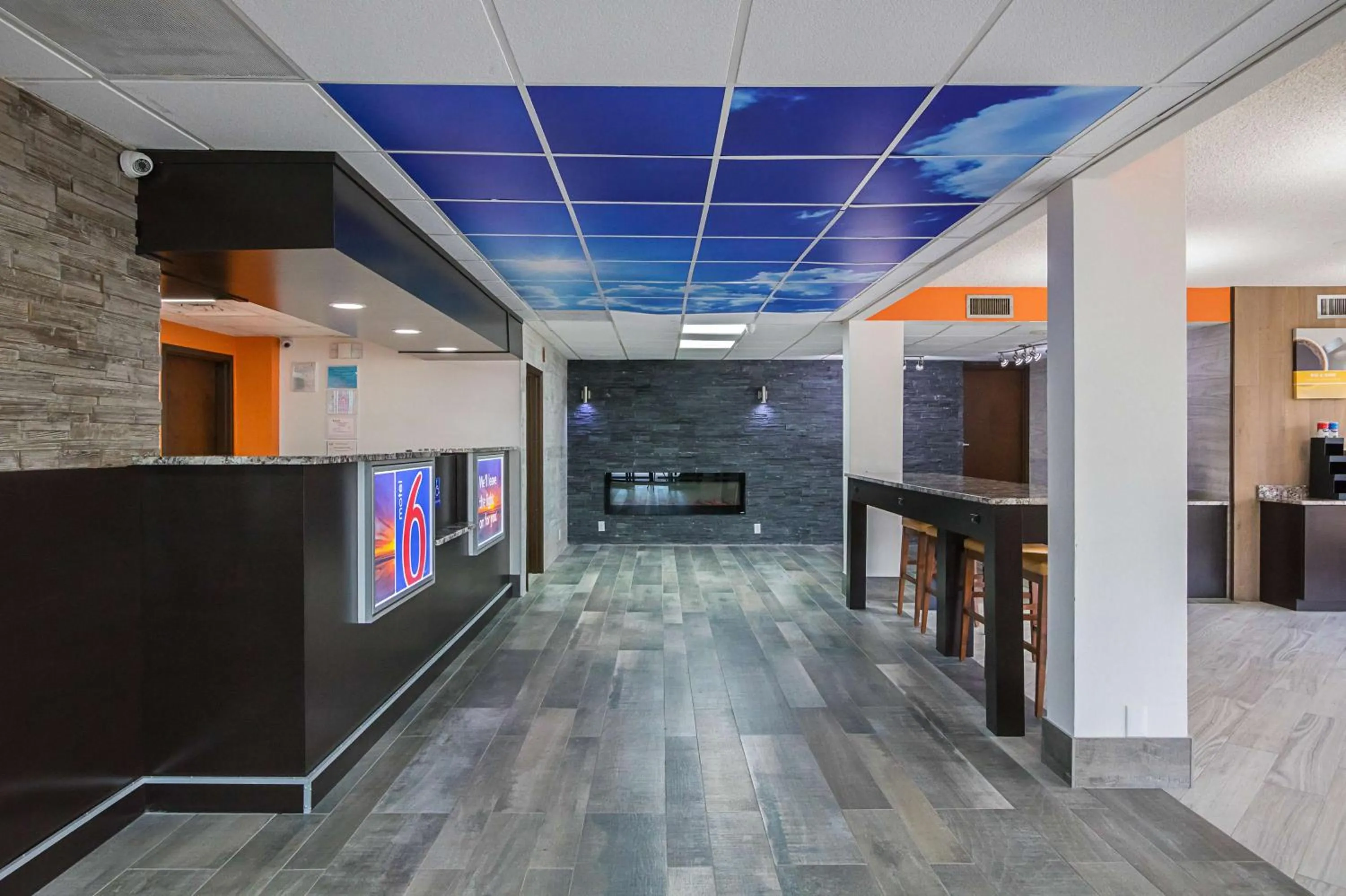 Lobby or reception in Motel 6-Savannah, GA - Midtown