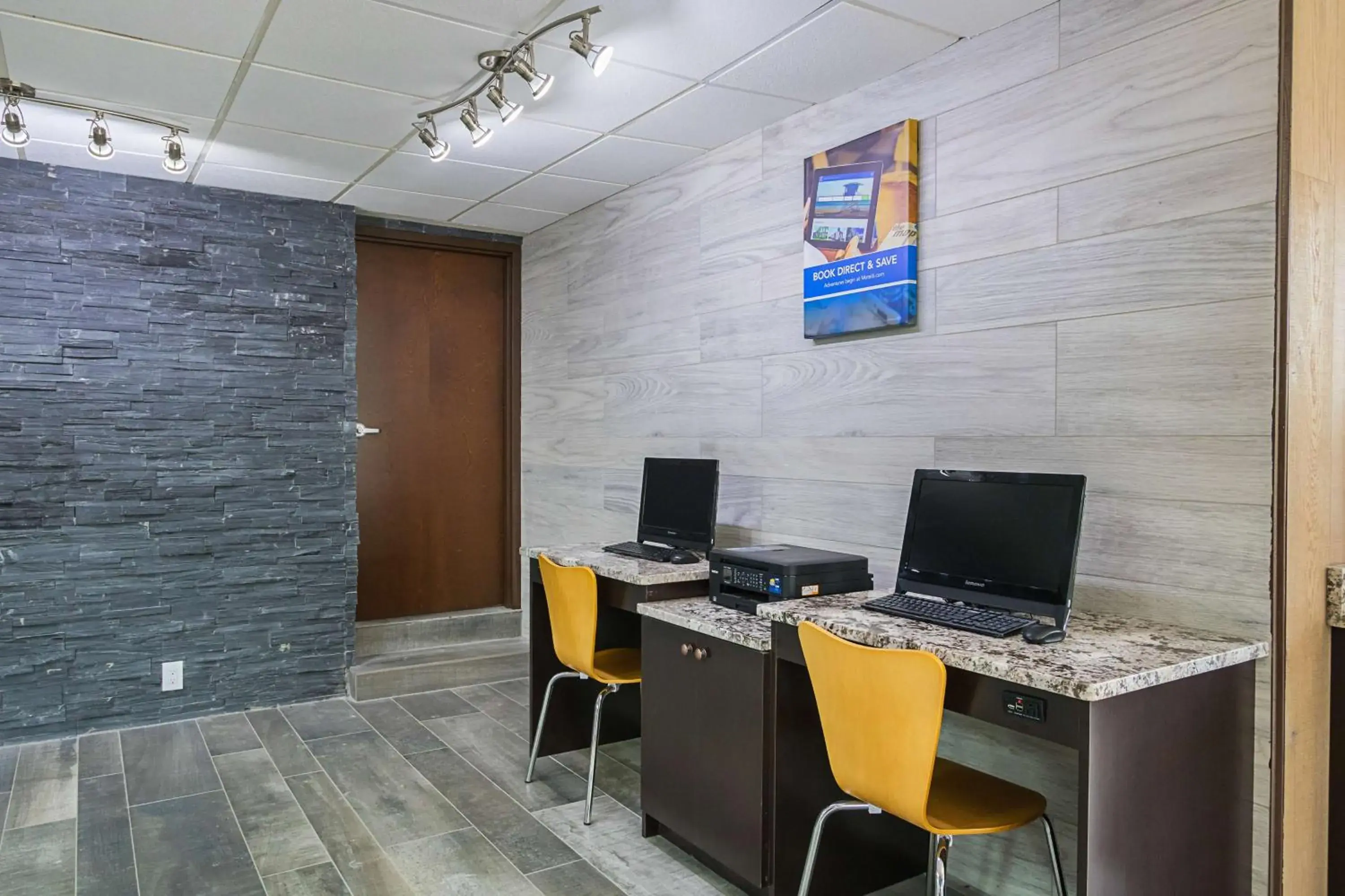 King Room - Disability Access - Non-Smoking in Motel 6-Savannah, GA - Midtown King Room - Disability Access - Non-Smoking in Motel 6-Savannah, GA - Midtown