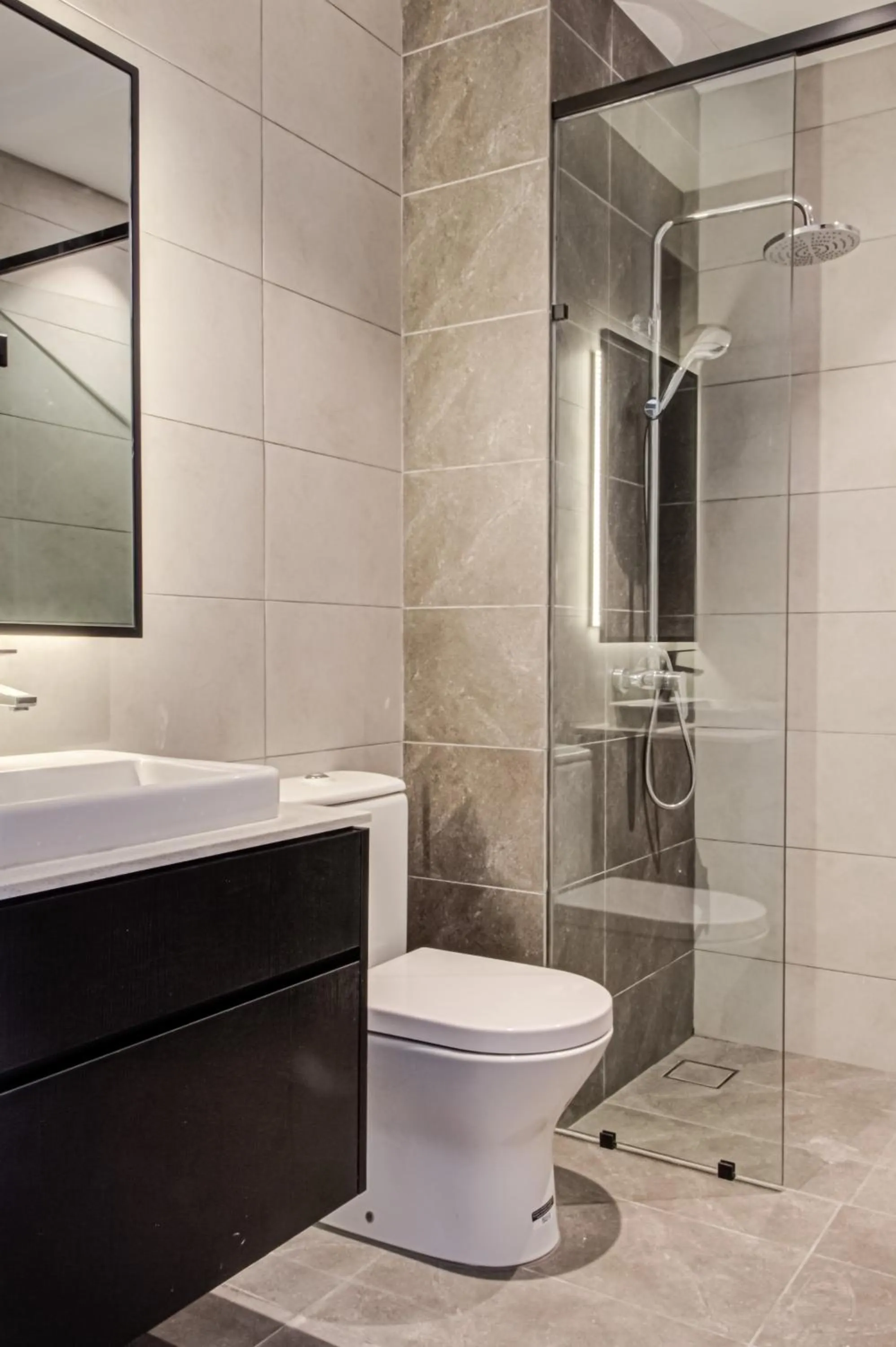 Toilet in Axon Residence at Pavilion KLCC KL Tower view by KIMIRO