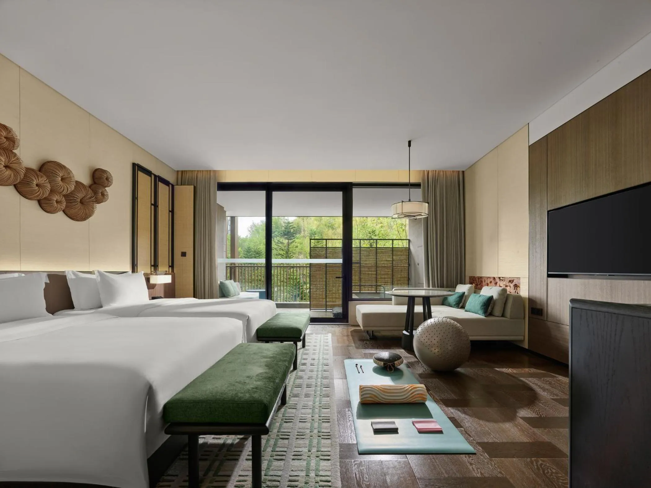 View (from property/room), Bed in Banyan Tree Dongguan Songshan Lake