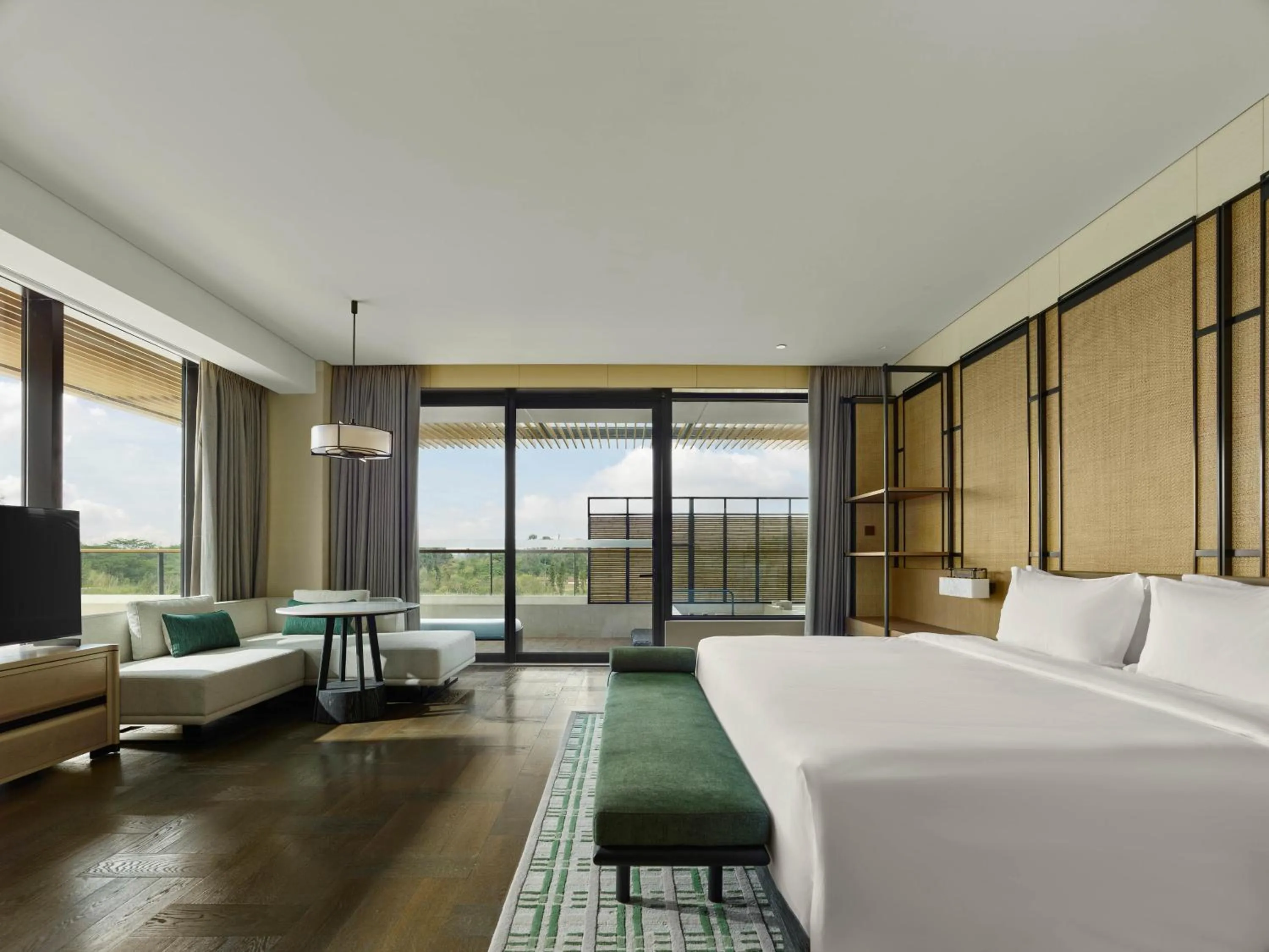 View (from property/room), Bed in Banyan Tree Dongguan Songshan Lake