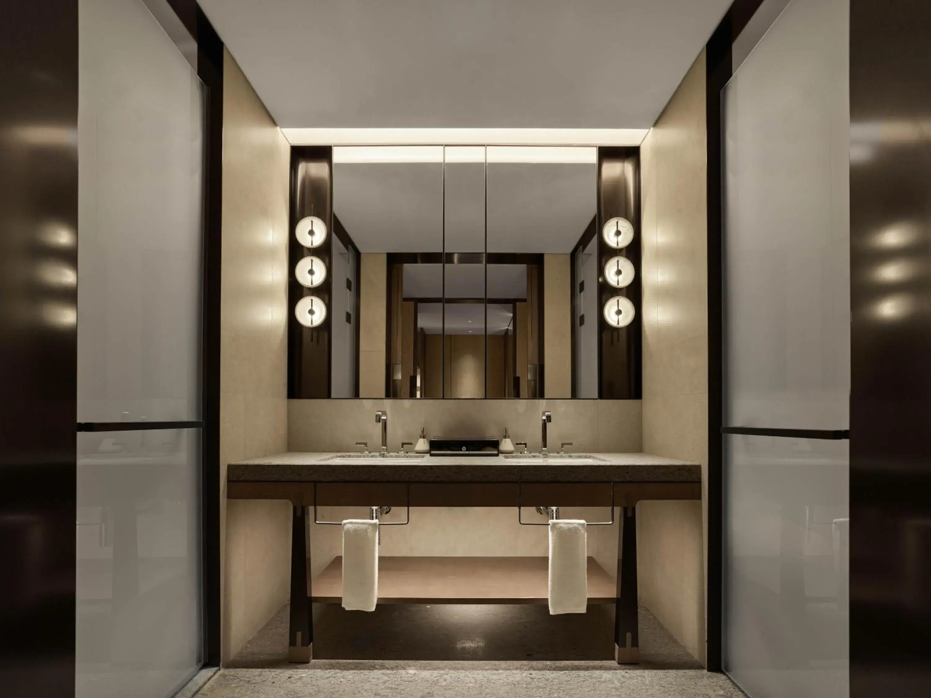Bathroom in Banyan Tree Dongguan Songshan Lake Bathroom in Banyan Tree Dongguan Songshan Lake