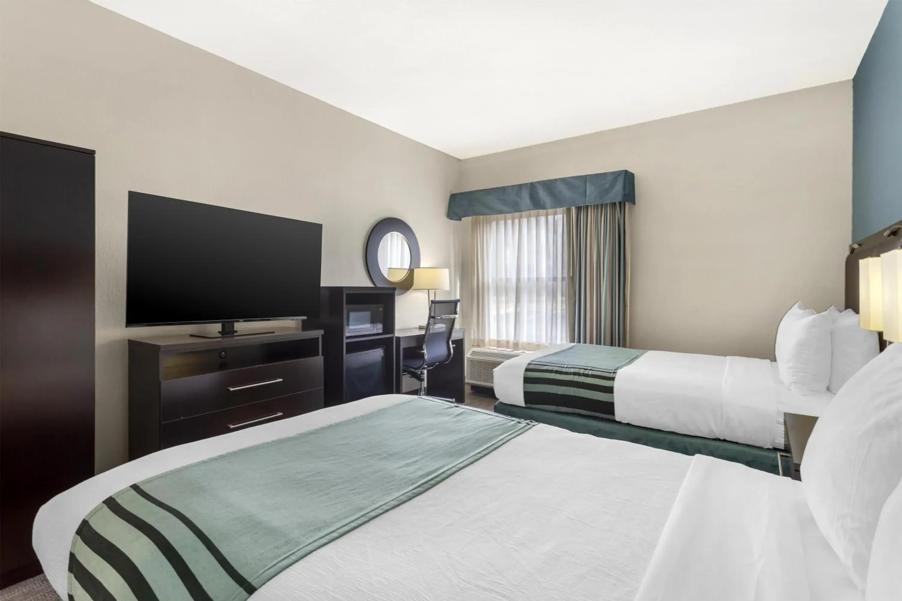 Bedroom, Bed in Best Western Plus Tallahassee North Hotel Bedroom, Bed in Best Western Plus Tallahassee North Hotel